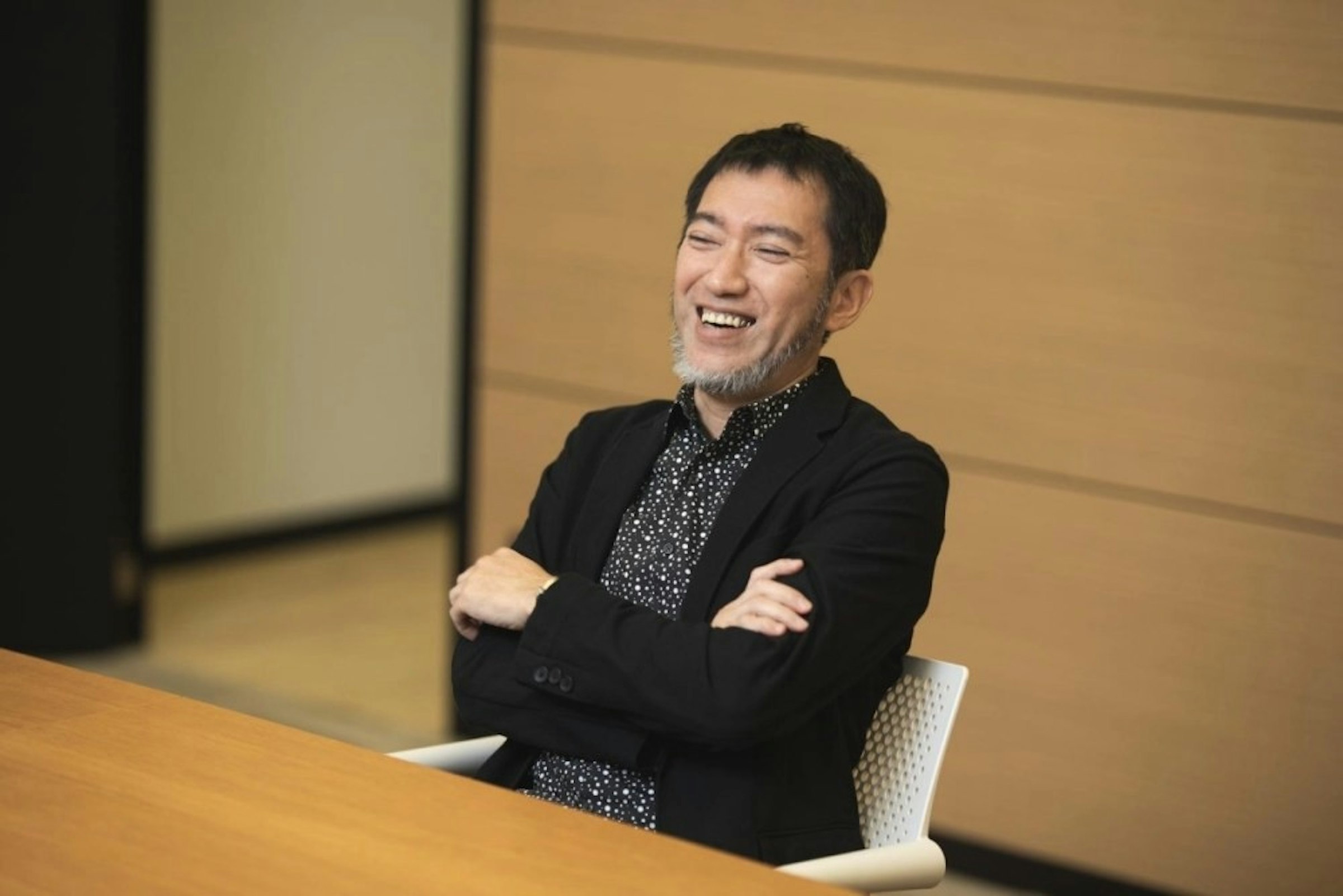照片中包含了三上真司芭伊歐、三上真司、生化危機零、GhostWire：東京、卡普空