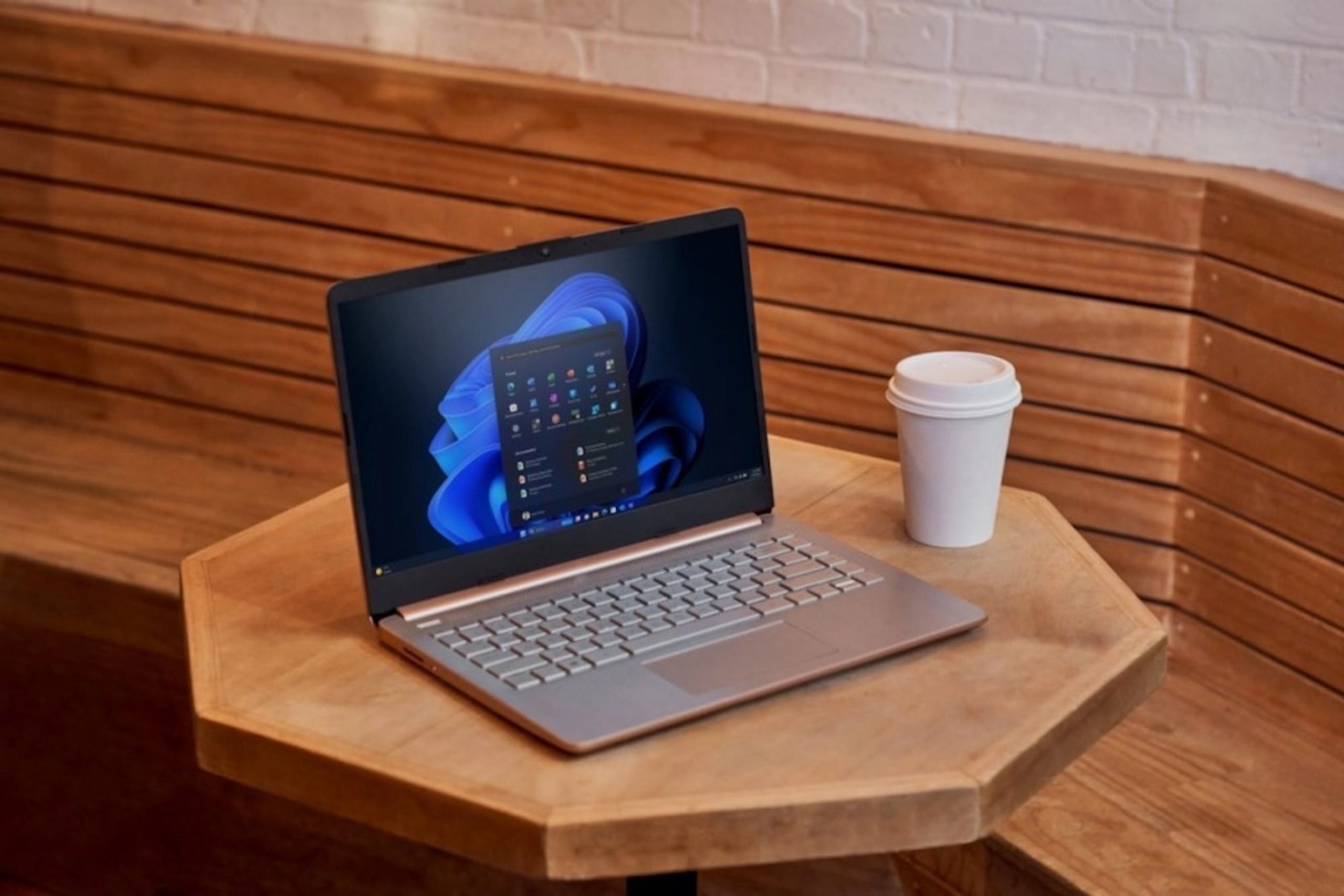 照片中包含了微軟公司、微軟公司、個人電腦、微軟Windows、視窗伺服器
