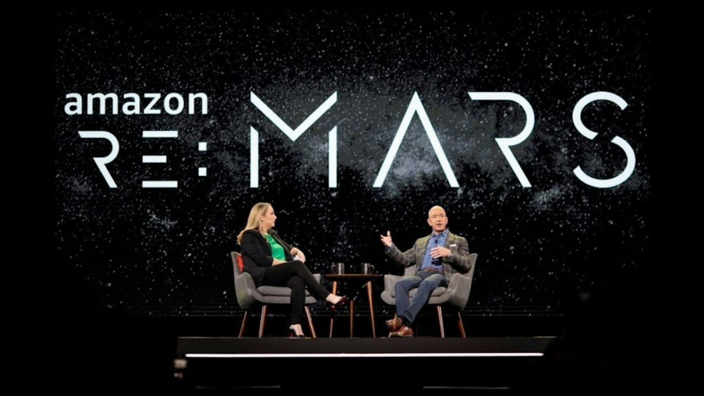 照片中提到了amazon，包含了火星、亞馬遜網、2020年火星、亞馬遜回复：MARS 2022、火星的鋼鐵之手