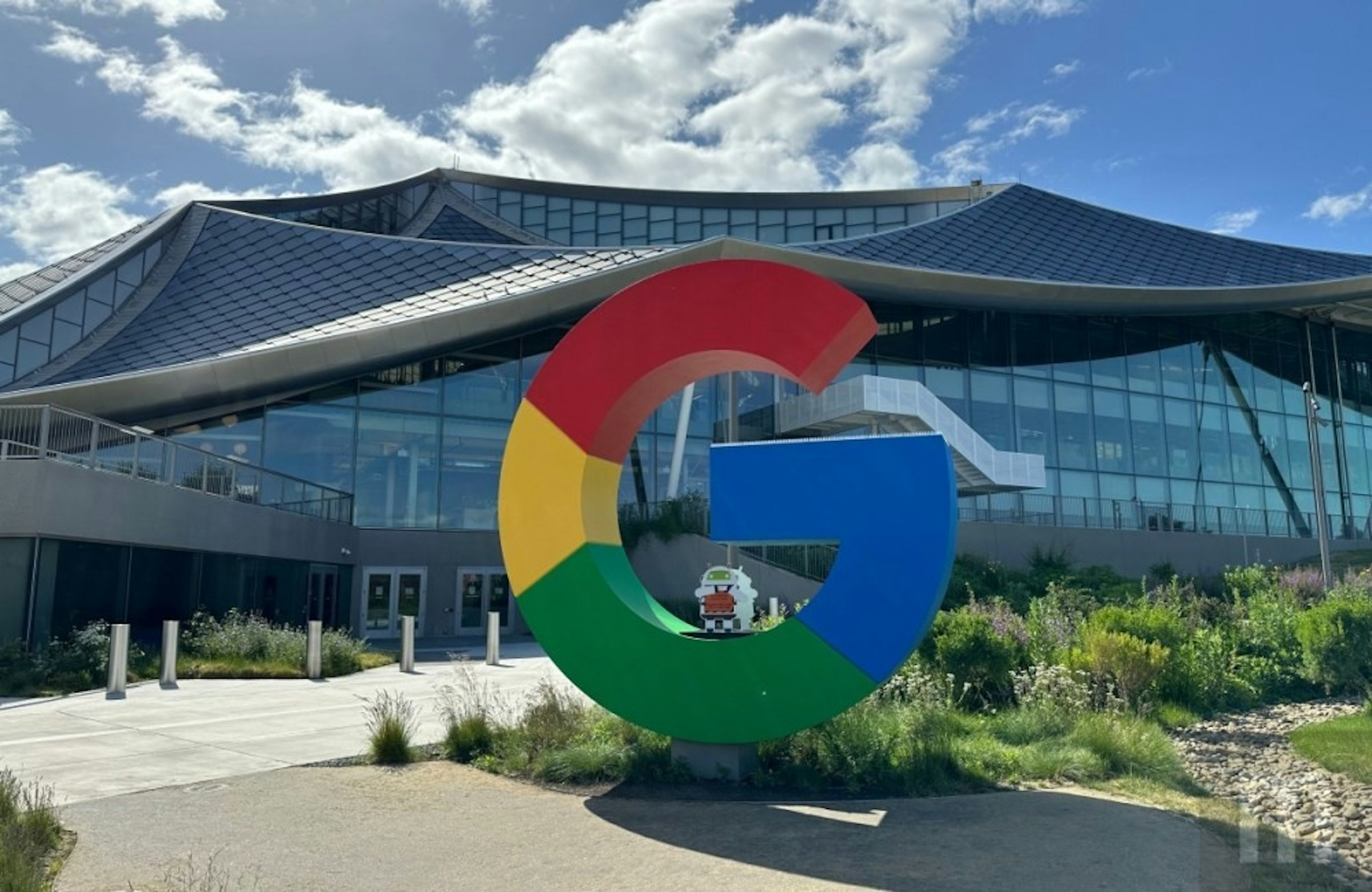 照片中提到了CH，跟谷歌有關，包含了建築、Google I / O、Alphabet Inc.、LG ThinQ