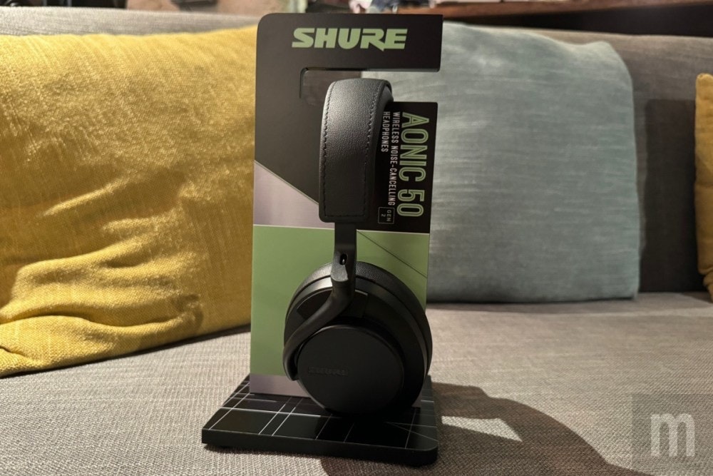 照片中提到了SHURE、AONIC 50、WIRELESS NOISE-CANCELLING GEN,跟舒爾、ABC新聞有關,包含了舒爾、頭戴式耳機、產品設計、設計