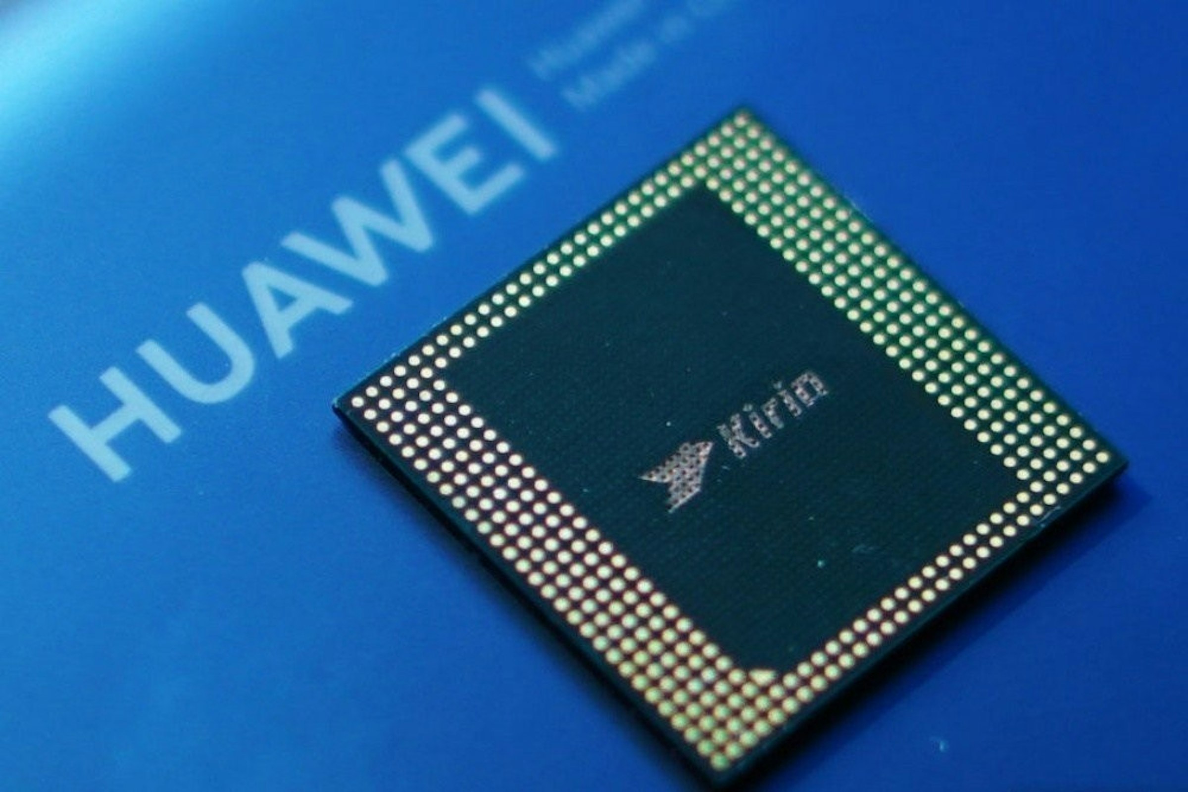 照片中提到了Ma、HUAWEI、Kirin，跟平安分子有關，包含了白色、了華為、了華為、高通公司、中央處理器