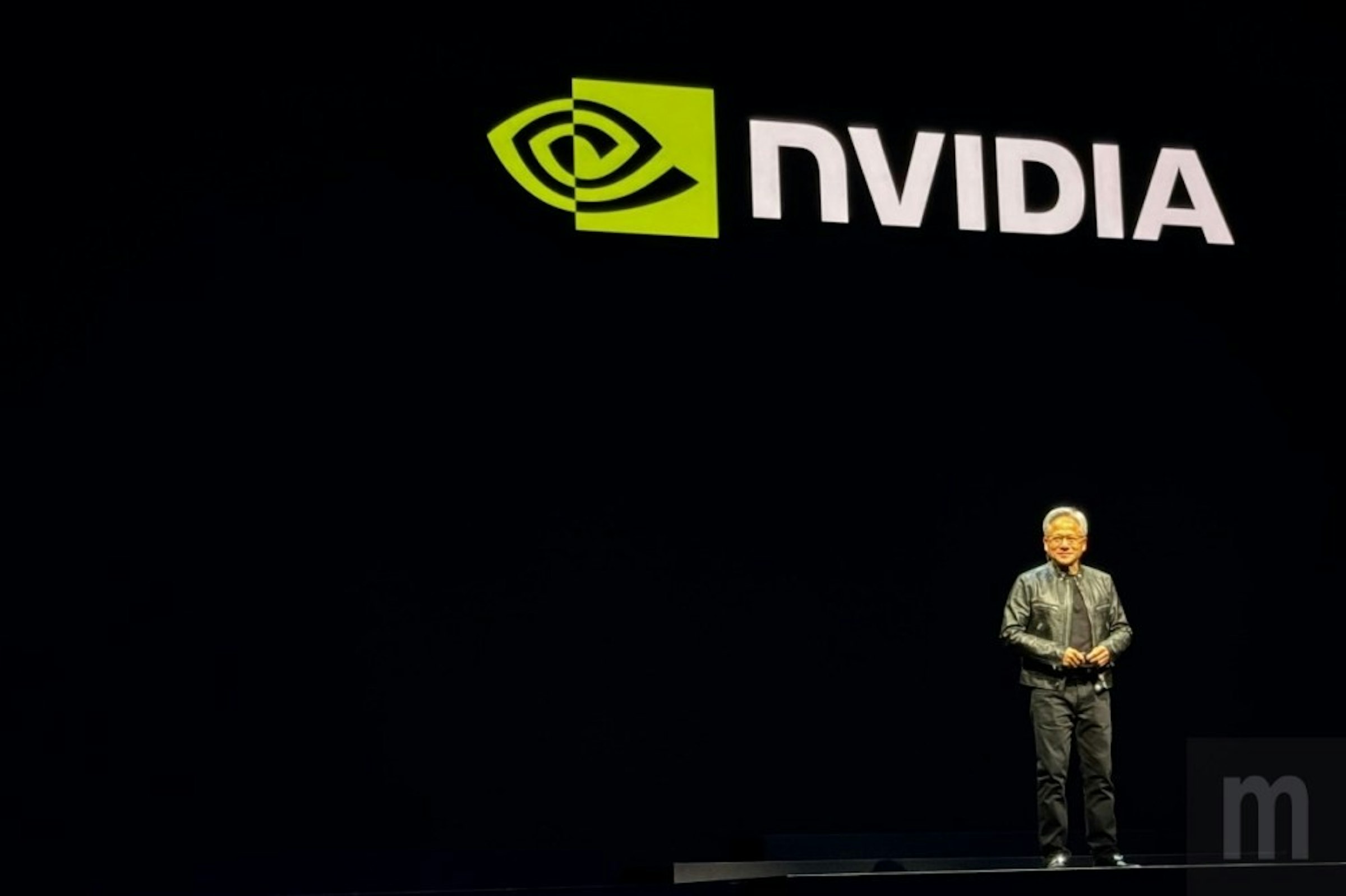 照片中提到了B、NVIDIA，跟英偉達、莫里有關，包含了nvidia標誌白色透明背景、顯示卡、圖形處理單元、圖片社