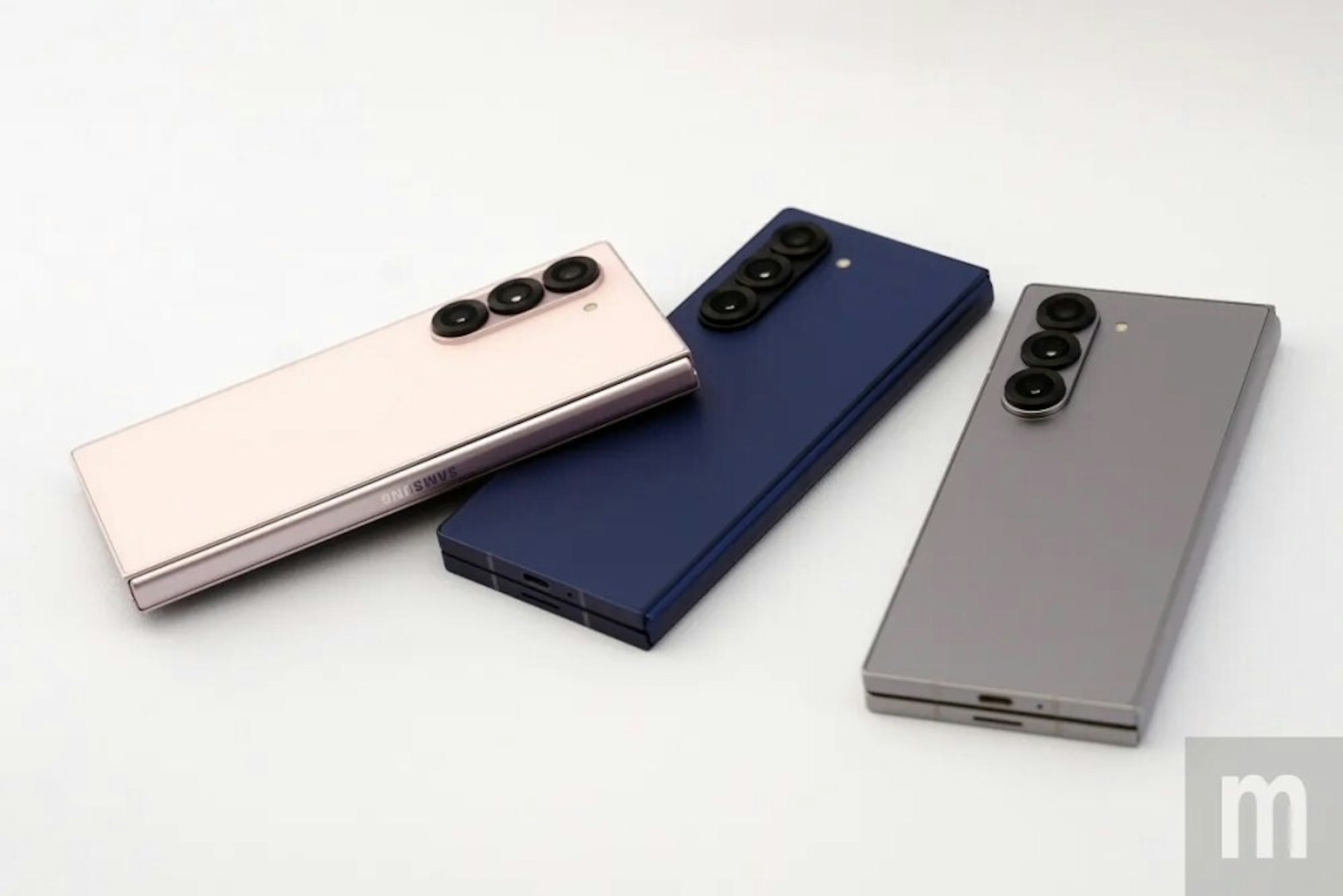 照片中提到了m，跟三星、莫里有關，包含了三星 Galaxy Z Fold 6、三星 Galaxy Z Fold 6、三星 Galaxy Z 折疊 4、手機、三星 Galaxy Z Flip 6