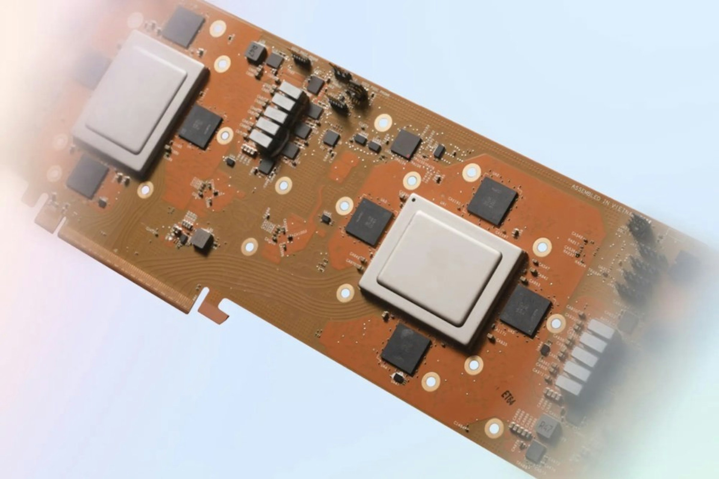 照片中提到了2、ASSEMBLED IN VIETNA、CHOOI，包含了AI加速器、人工智能、AI加速器、集成電路、元人工智能