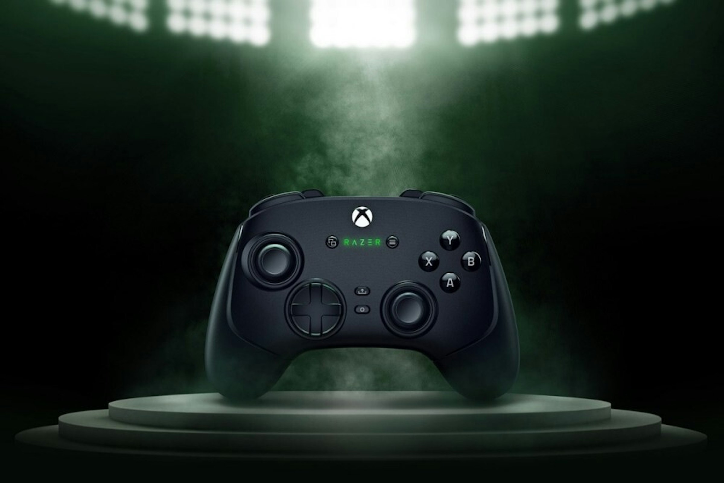 照片中提到了RAZER C，跟的Xbox有關，包含了遊戲控制器、遊戲控制器、遊戲桿、雷蛇、Xbox控制器
