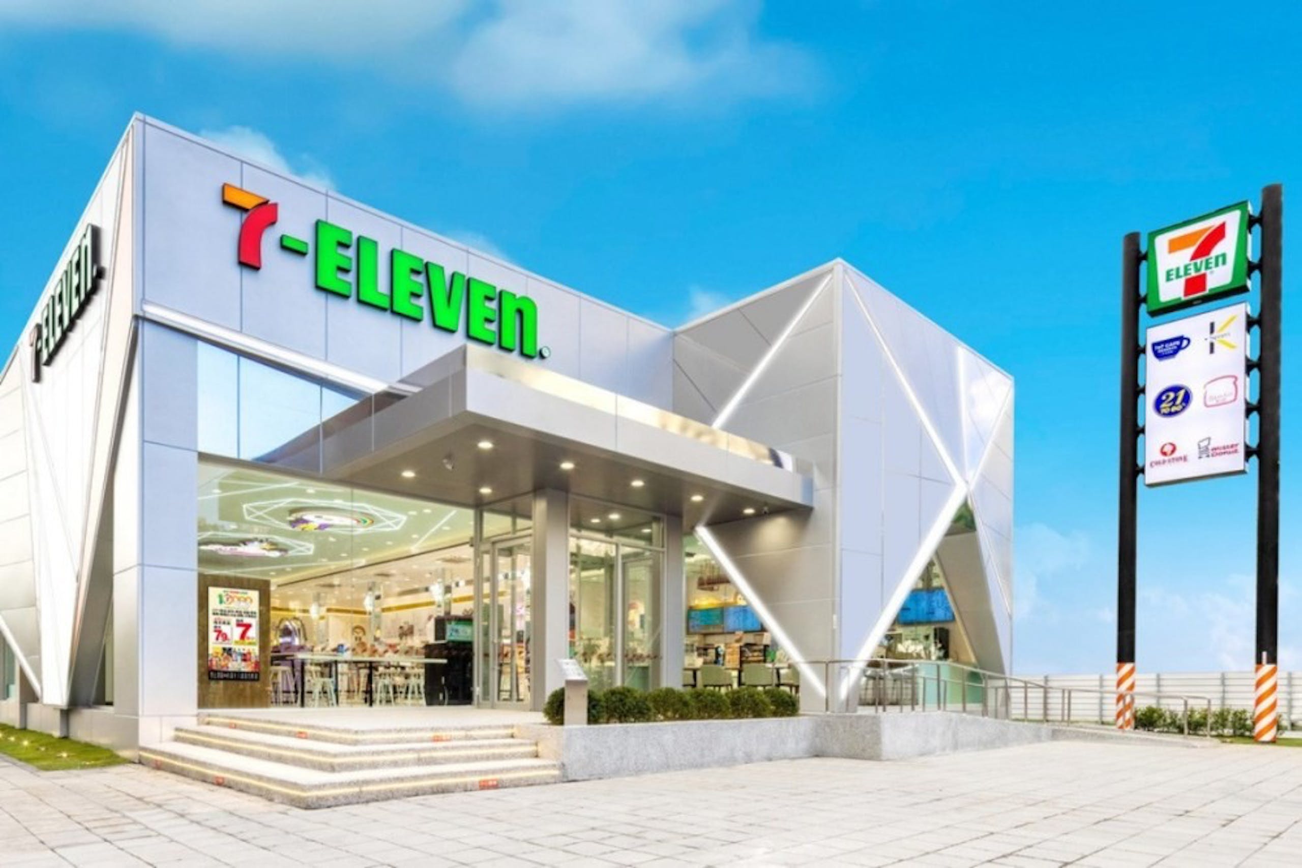 照片中提到了7-ELEVEN、TO、ELEVEN，跟CP全部有關，包含了7 11 亞萬門市、7-11雅灣店、7-11、總統連鎖商店公司、便利店