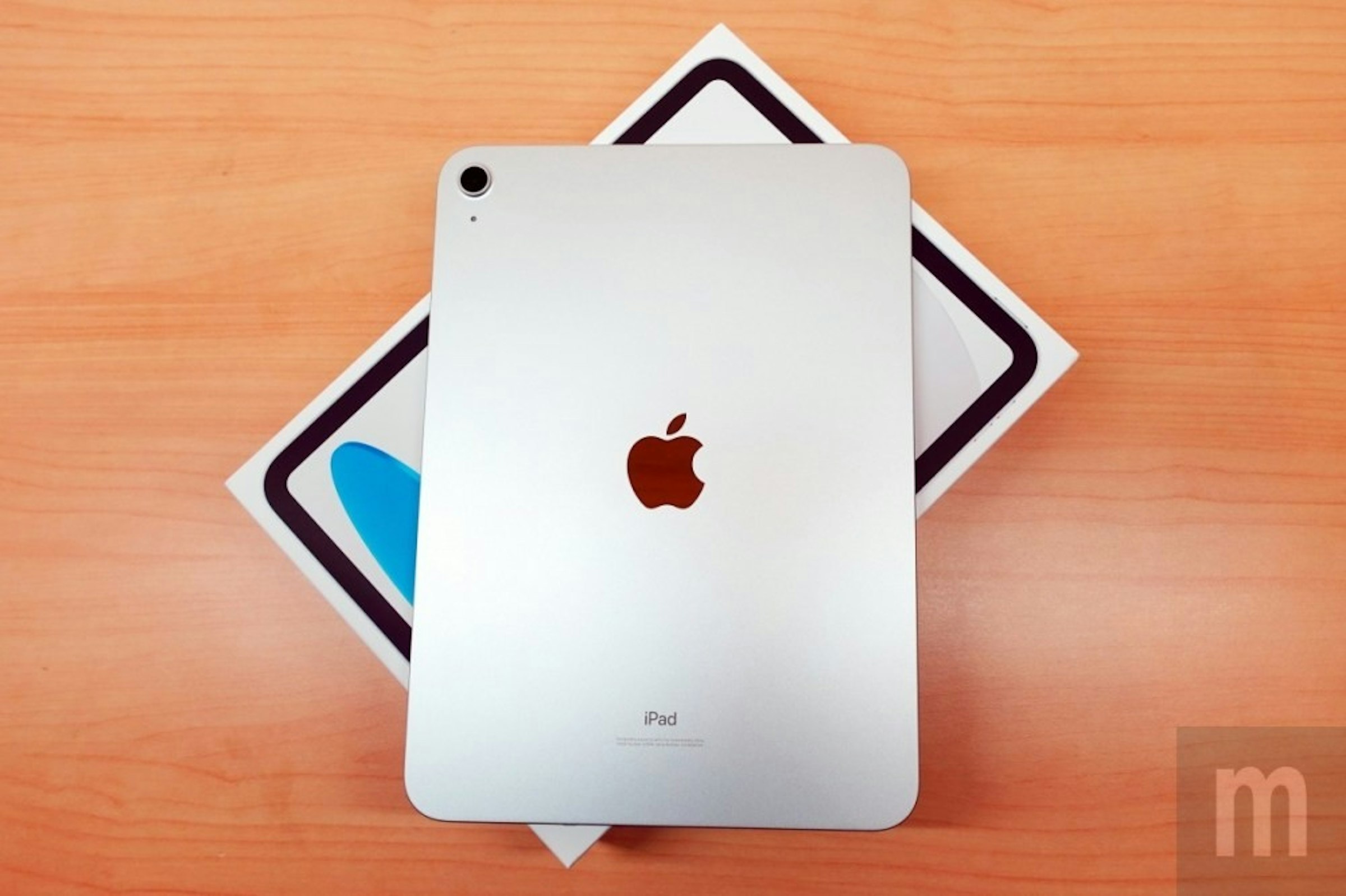 照片中提到了iPad、m，跟莫里、蘋果手機有關，包含了蘋果手機、蘋果 iPhone 13 Pro Max、128 GB、蘋果、蘋果 iPhone 14 加號