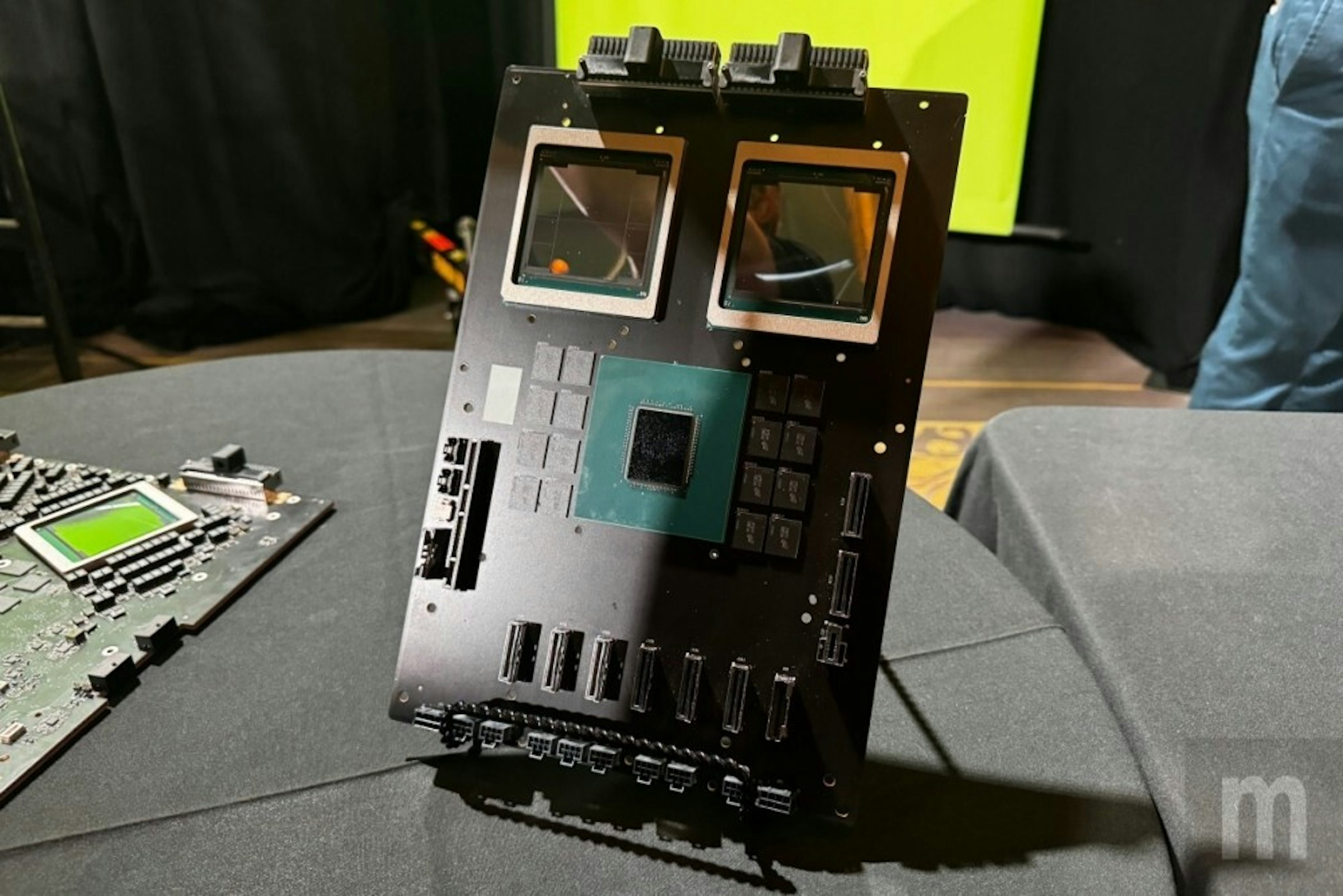 照片中提到了m，包含了ai 芯片 nvidia、英偉達、布萊克威爾、人工智慧電腦、圖形處理單元