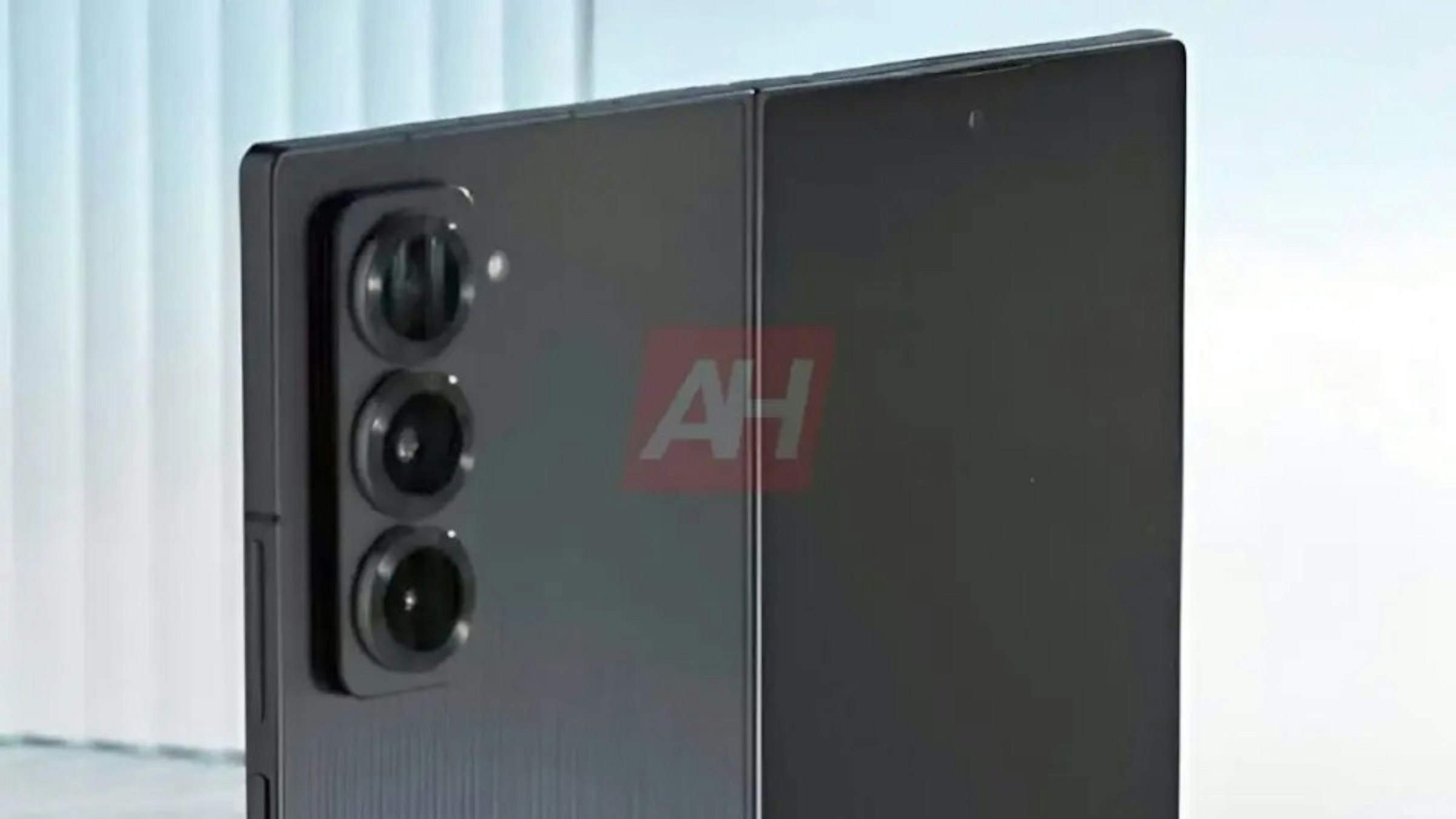照片中提到了AH，包含了三星Galaxy Fold、三星 Galaxy Z Fold 6、三星、三星電子、三星 Galaxy Z Flip 6