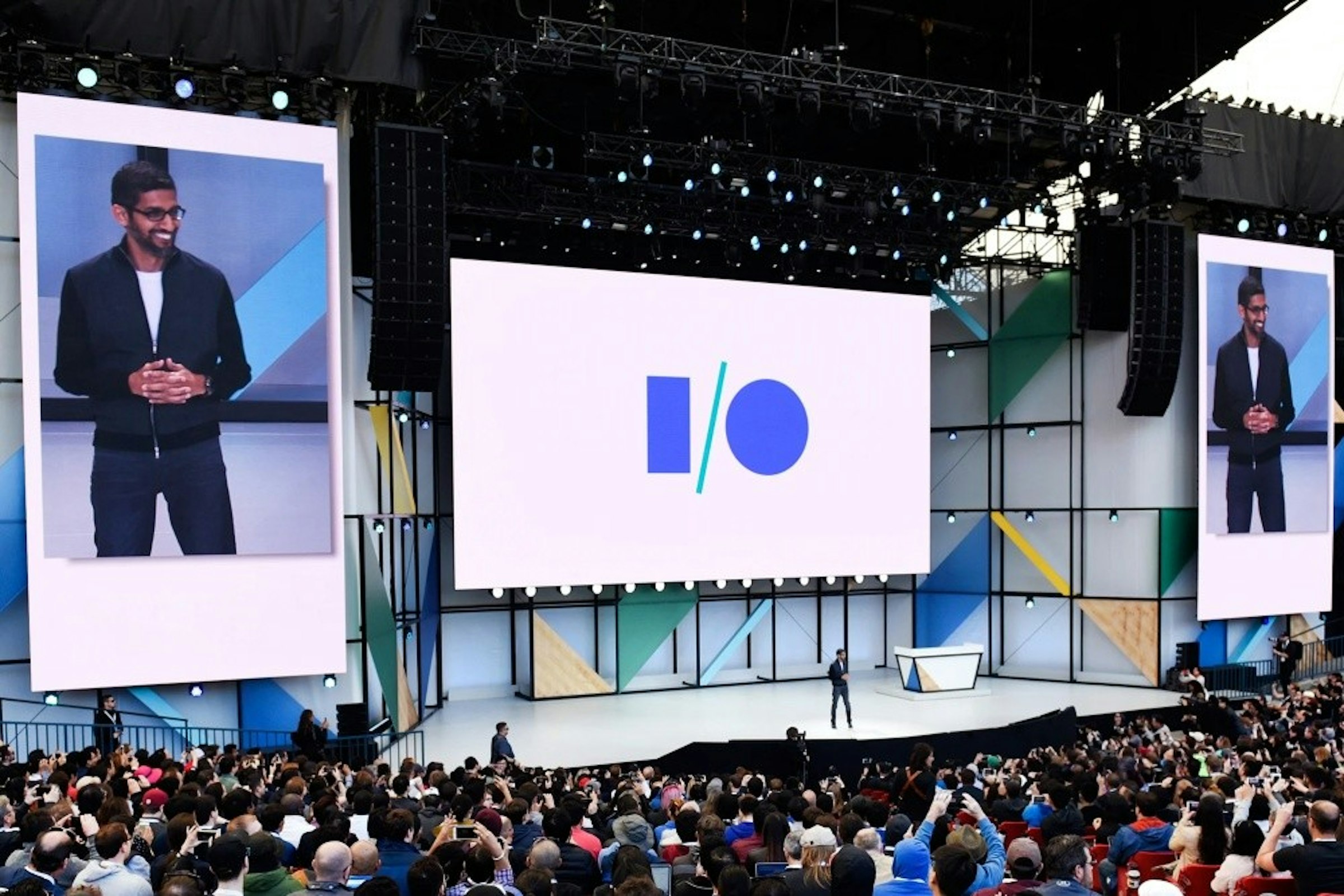 照片中包含了谷歌IO大會、2020 年Google I/O 大會、谷歌、安卓系統、Google I / O 2019