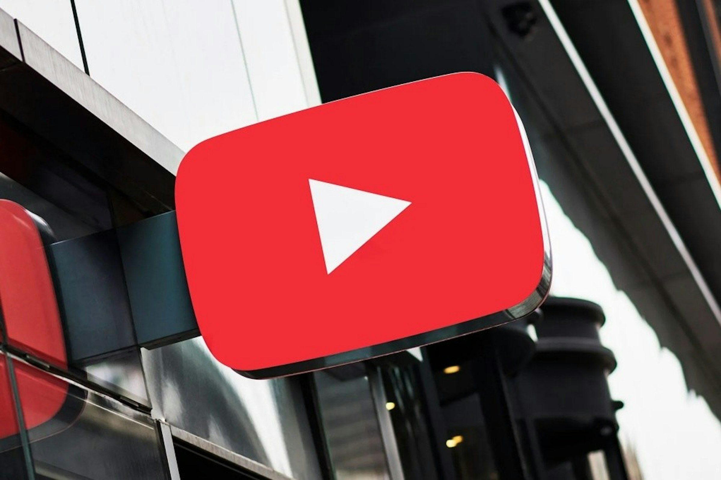 照片中跟的YouTube有關，包含了YouTube 200 萬訂閱者、YouTube Premium、YouTube 電視、YouTube音樂