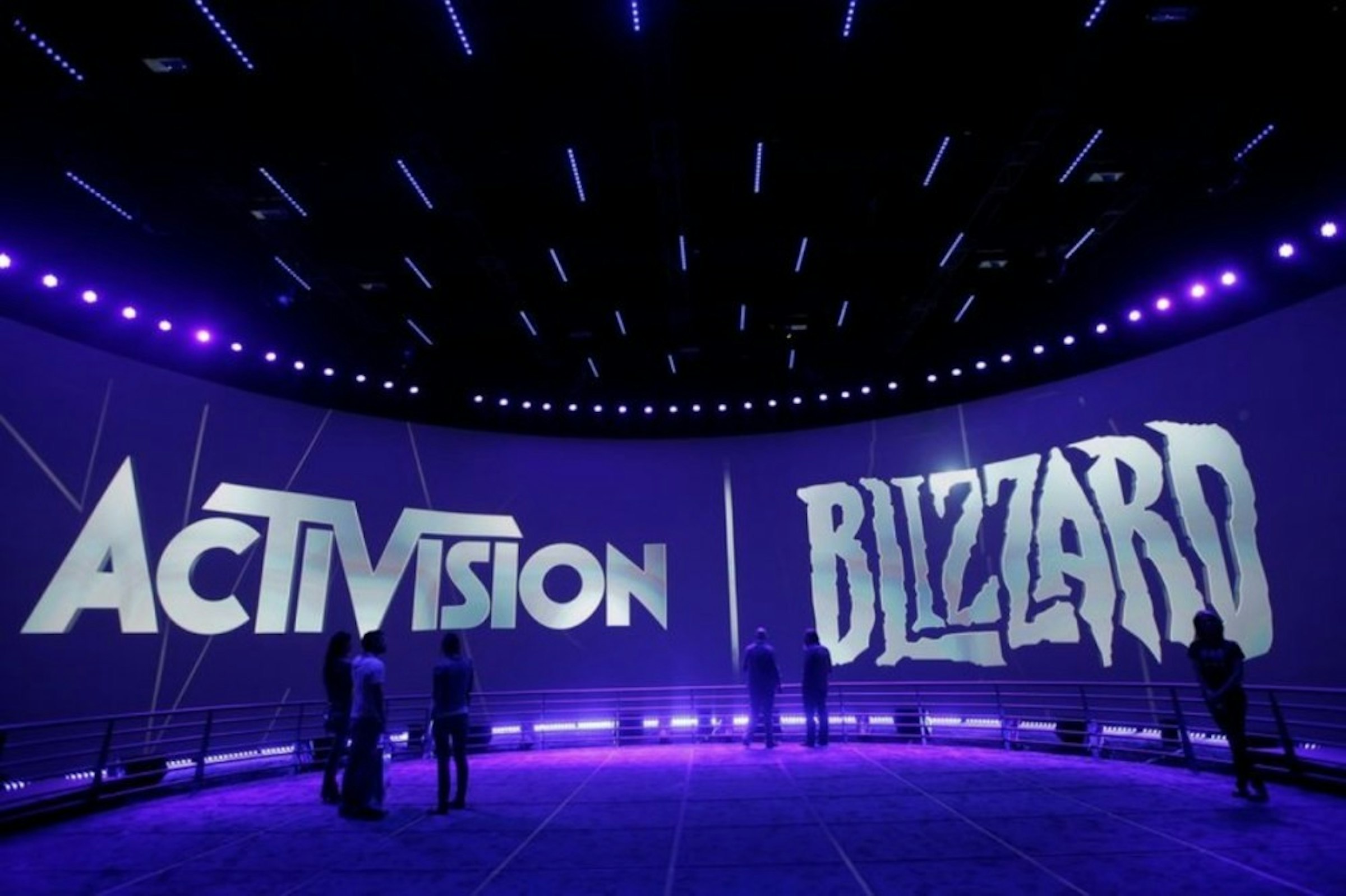 照片中提到了ACTIVISION BIZZARI、www.L、ww，跟動視有關，包含了動視暴雪波士頓、守望先鋒、動視暴雪、暴雪娛樂