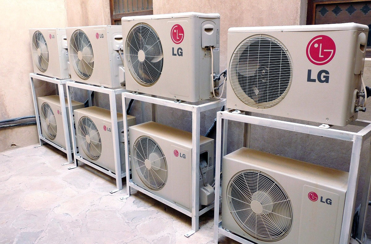 照片中提到了LG、LG、LG，跟LG電子有關，包含了冷氣機、空調、加熱，通風和空調、爐、蒸發冷卻器