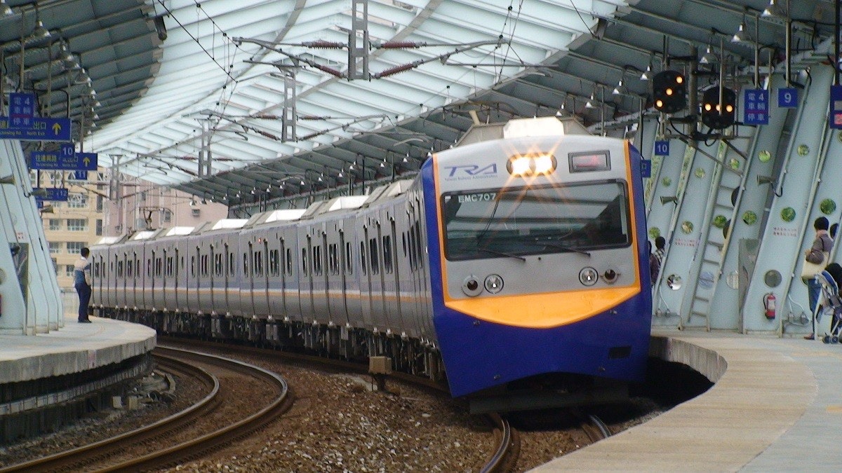 照片中提到了RA、- EMC707，包含了台灣本地火車、培養、鐵路交通、樹林站、台灣鐵道局
