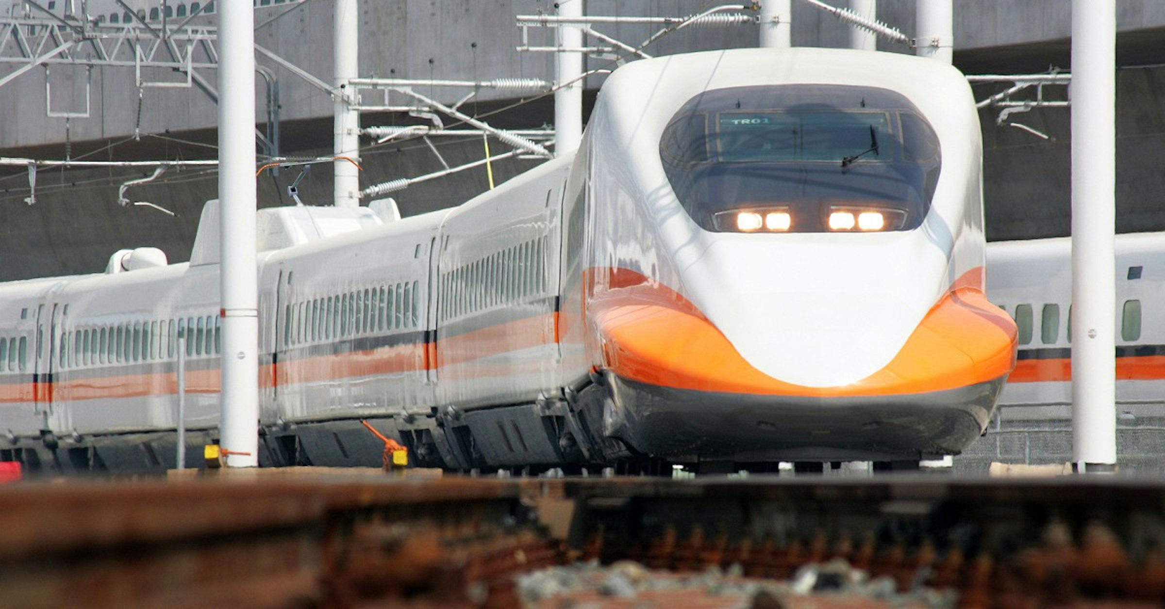 照片中包含了台灣鐵道、台灣高鐵、鐵路交通、培養、啟盟工業股份有限公司，智盟實業有限公司