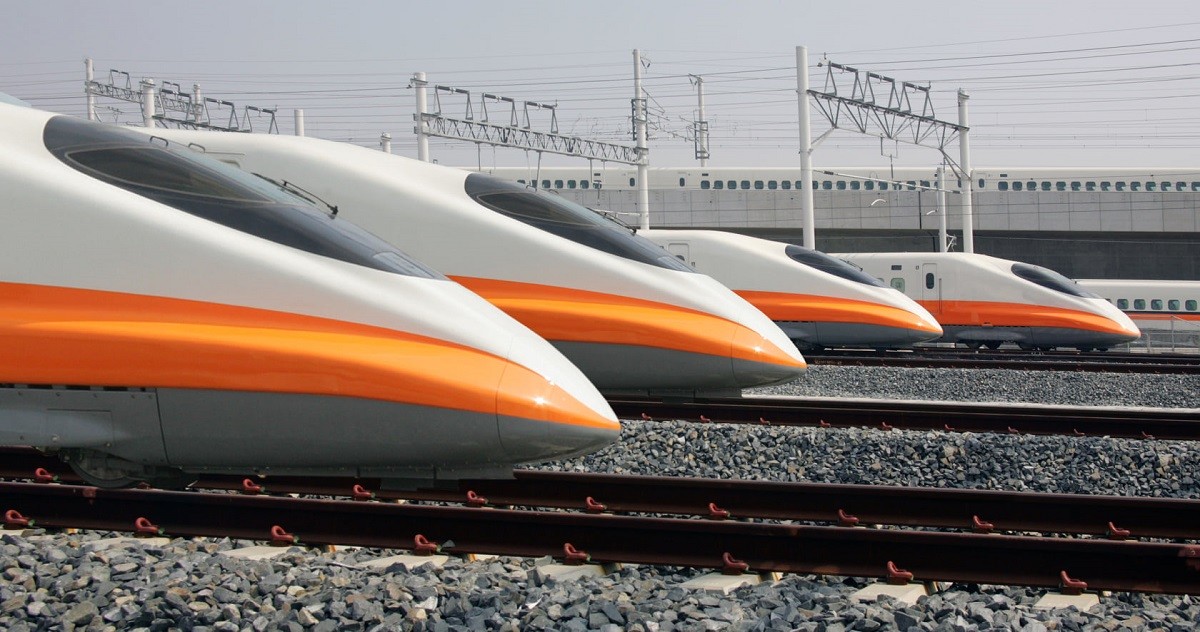 照片中包含了台灣高鐵、台灣高鐵、培養、鐵路交通、高速火車