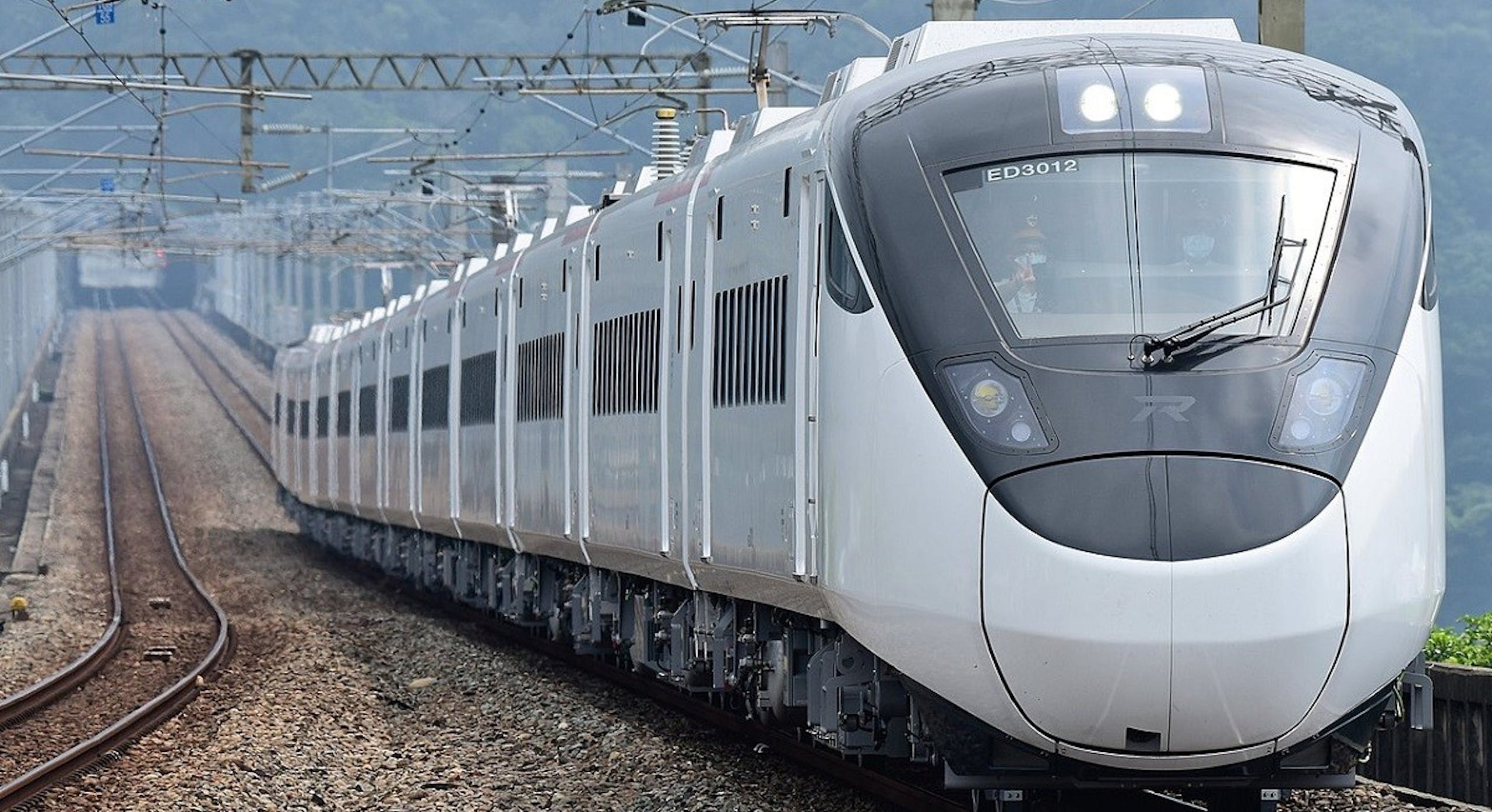照片中提到了ED3012，包含了新自強 3000 騰雲 座艙 座位表、培養、鐵路交通、動車組3000系列、台灣鐵路管理局交通運輸部.