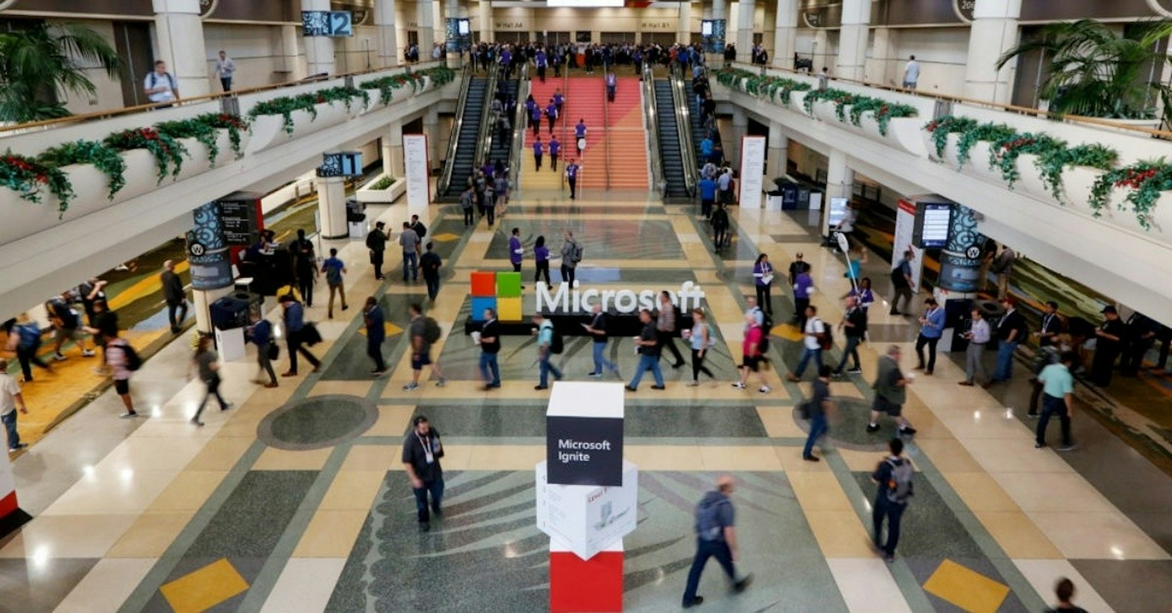照片中提到了Microsoft、Microsoft、Ignite，跟微軟公司、微軟公司有關，包含了微軟點燃2019、微軟點燃、微軟Azure、雲計算