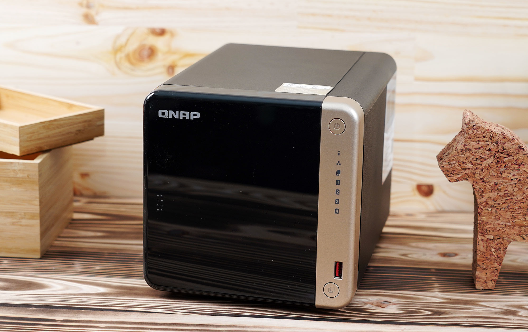 重要資料萬無一失！QNAP TS-464 以高CP 值打造高效率資料集中備份解決