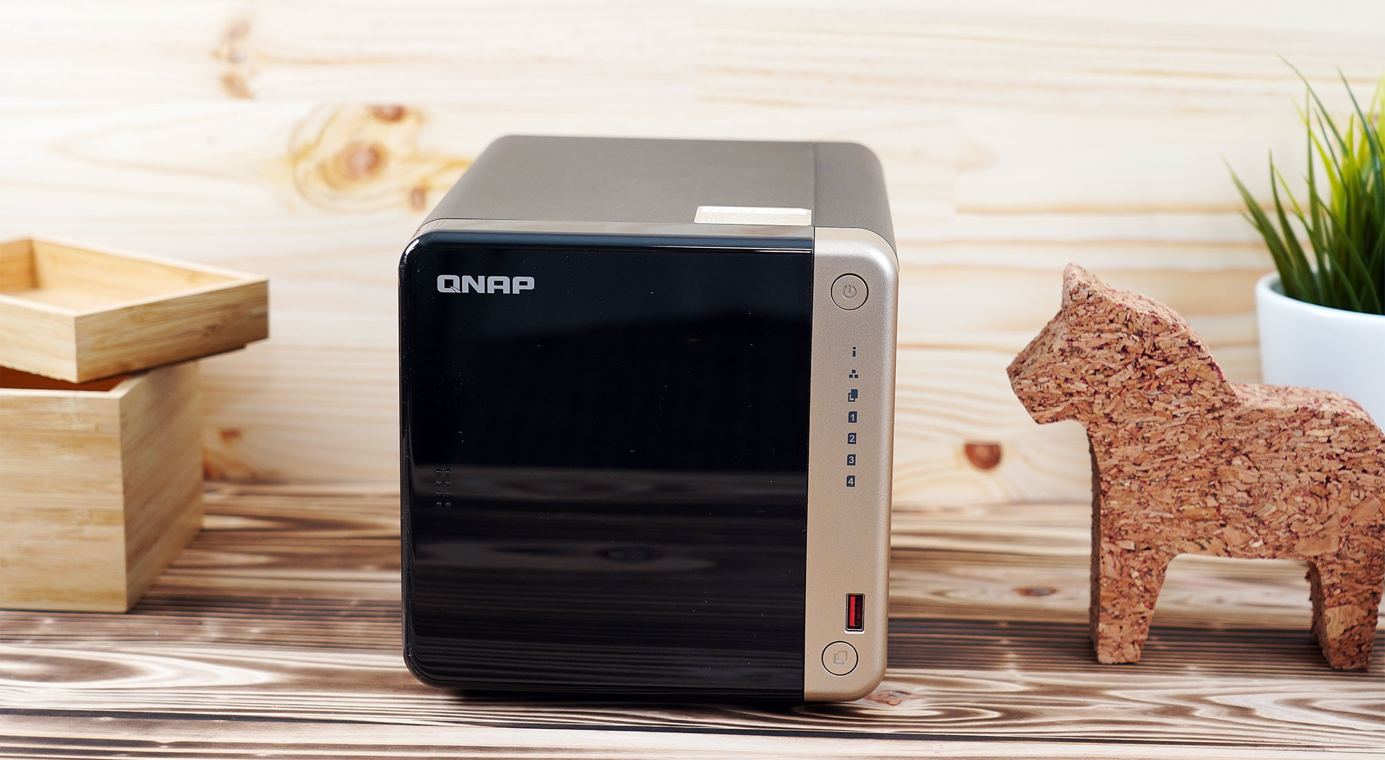 重要資料萬無一失！QNAP TS-464 以高CP 值打造高效率資料集中備份解決