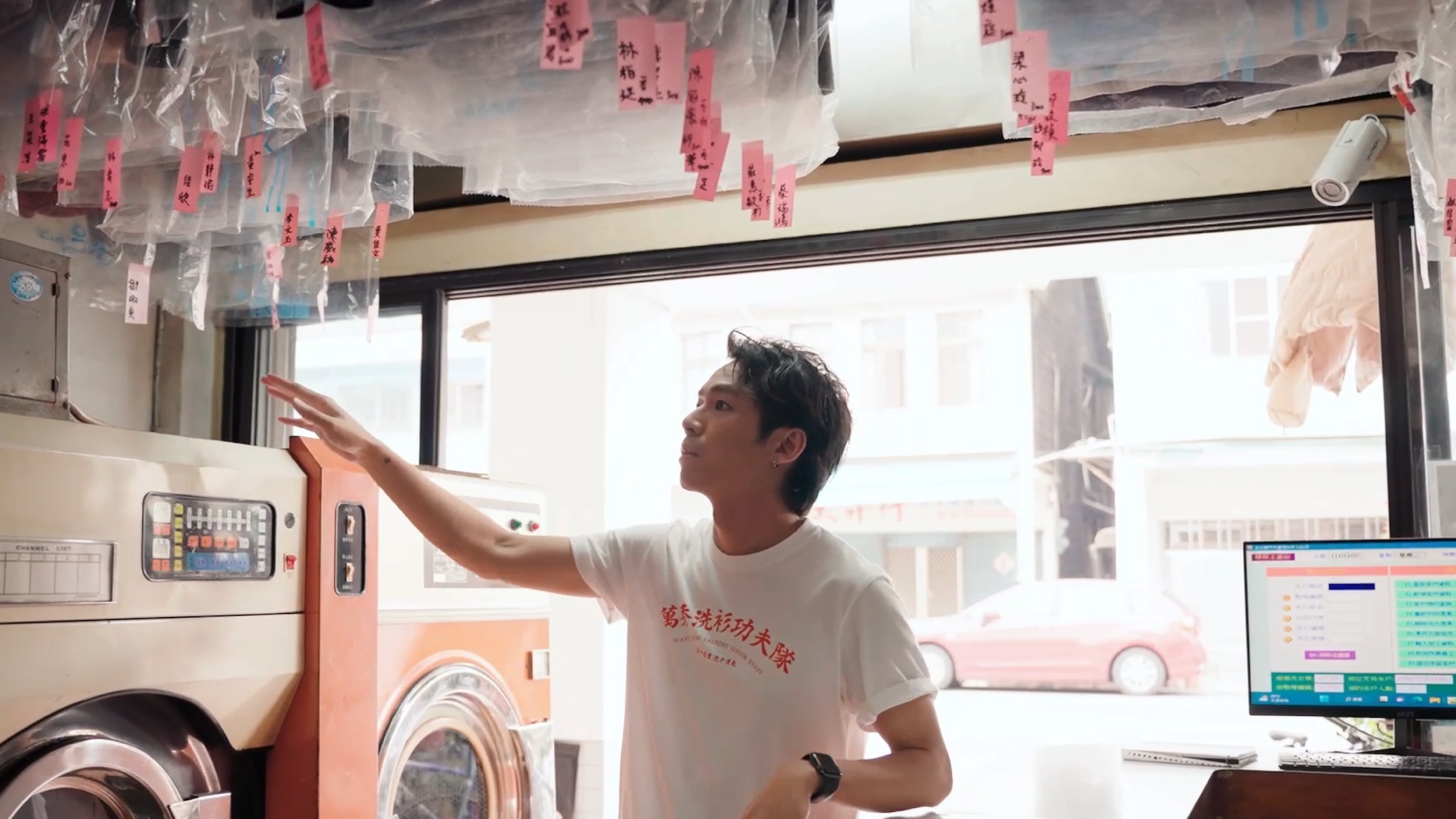 照片中提到了te je、非賣得霧、佳拍,包含了產品