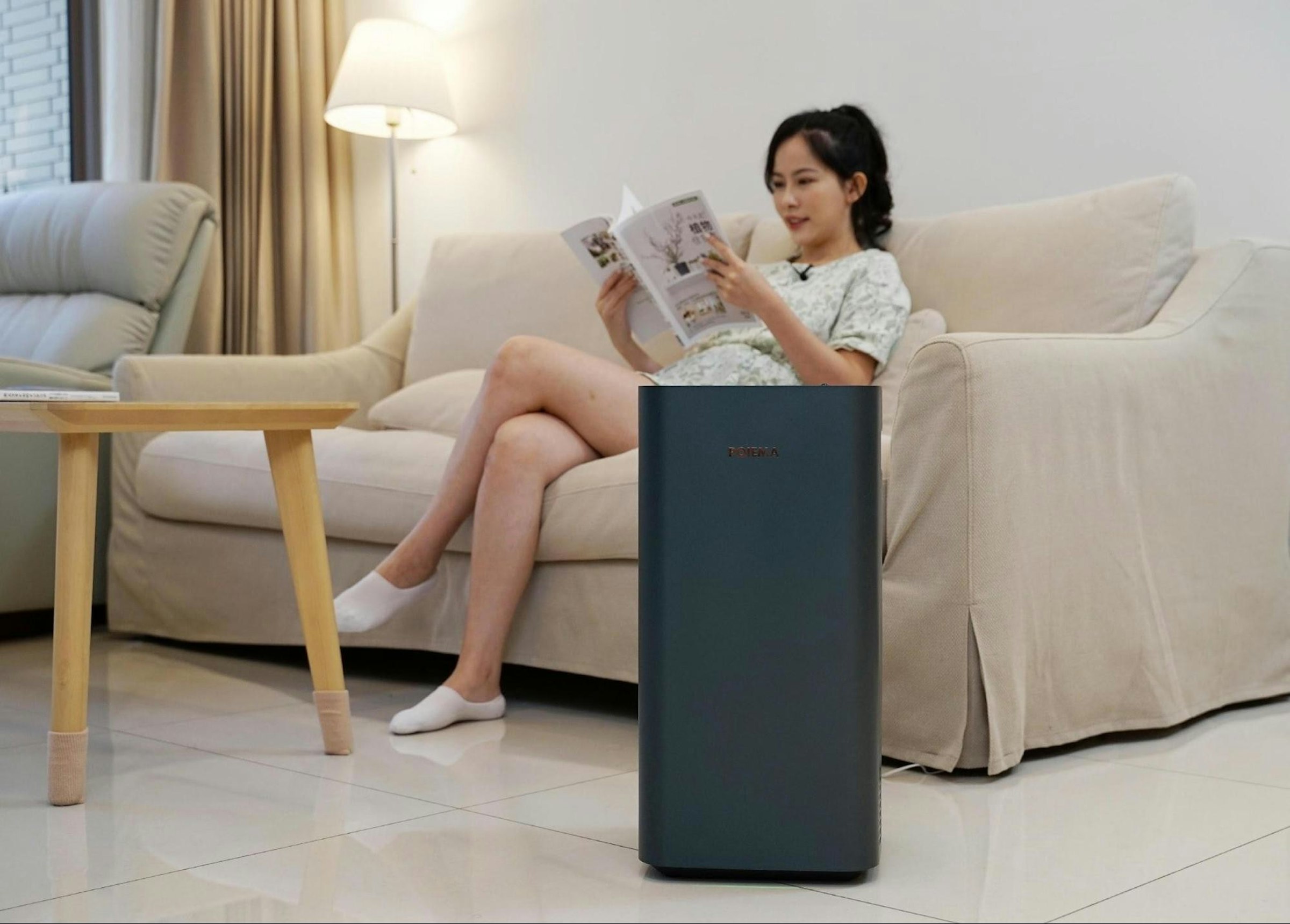 照片中提到了POTEMA，包含了坐著、椅子、沙發、坐著、產品設計