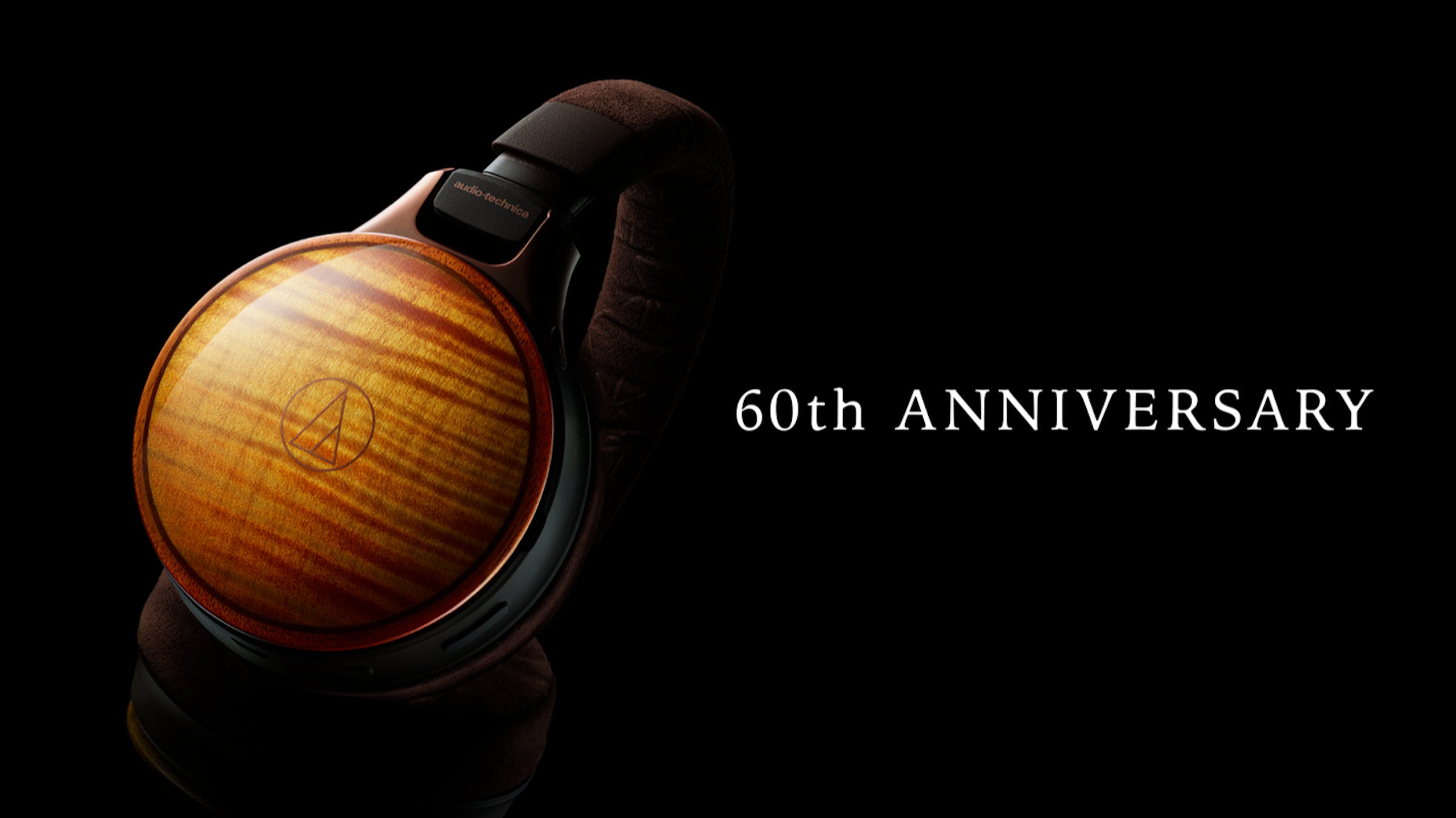 照片中提到了audio-technica、60th ANNIVERSARY,包含了音響器材、音響器材、音頻技術、頭戴式耳機、音頻技術
