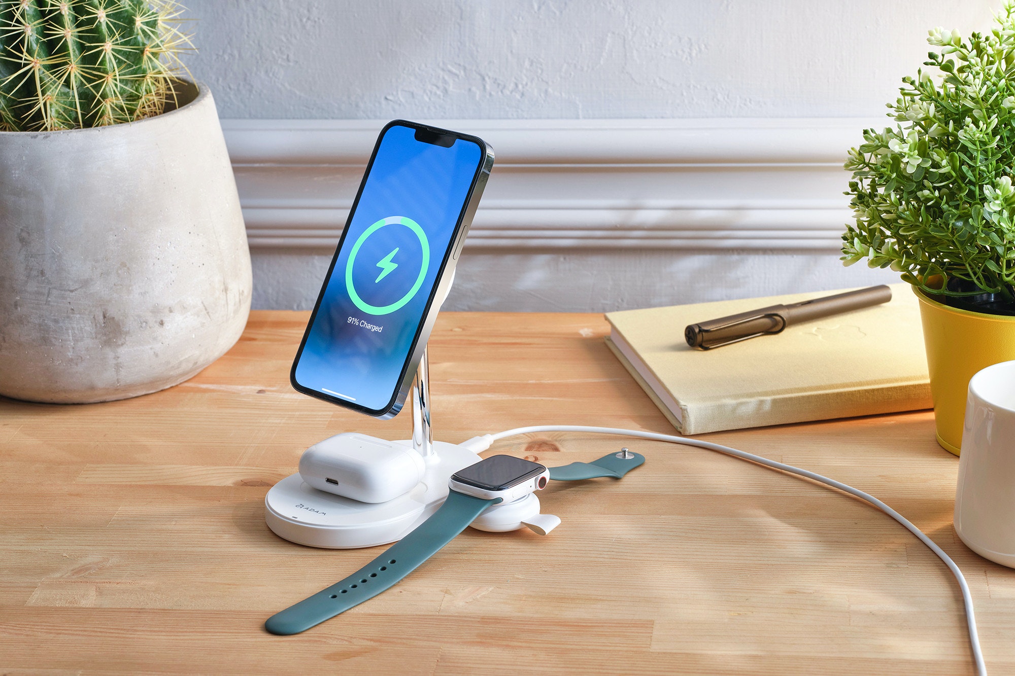 照片中提到了ADAM、4、91% Charged,包含了表、產品設計、設計、家具類、吉恩體育航空中心