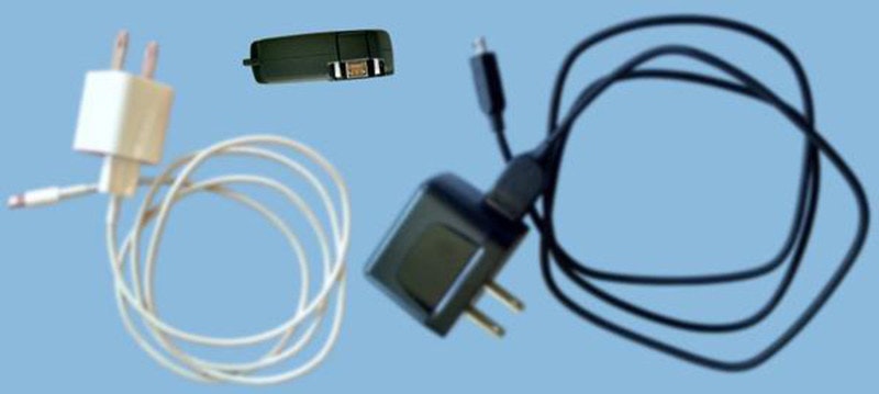 是忘了那條 USB 線吧!只有鑰匙圈大小的充電插頭這篇文章的首圖