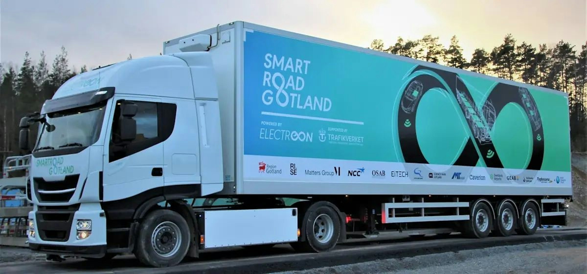 照片中提到了SMART、ROAD、GOTLAND，包含了40噸卡車、商用車、電動車、汽車、卡車