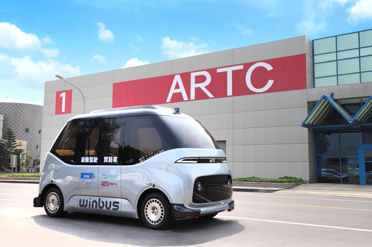 照片中提到了1、ARTC、自動駕駛 實驗車,跟倫頓技術學院有關,包含了城市車、緊湊型車、汽車、小型貨車、電動車