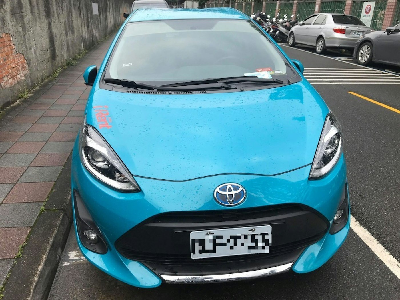 Irent共享汽車租借 試駕 費用心得 租金每小時99元 里程費含油錢 僅toyota車款 免費優惠碼 機場高鐵接駁 租車 Cool3c