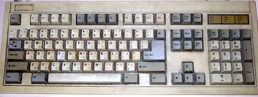 是垃圾堆撿到的鍵盤 Monterey K108 ( 台灣藍軸 ? )這篇文章的首圖