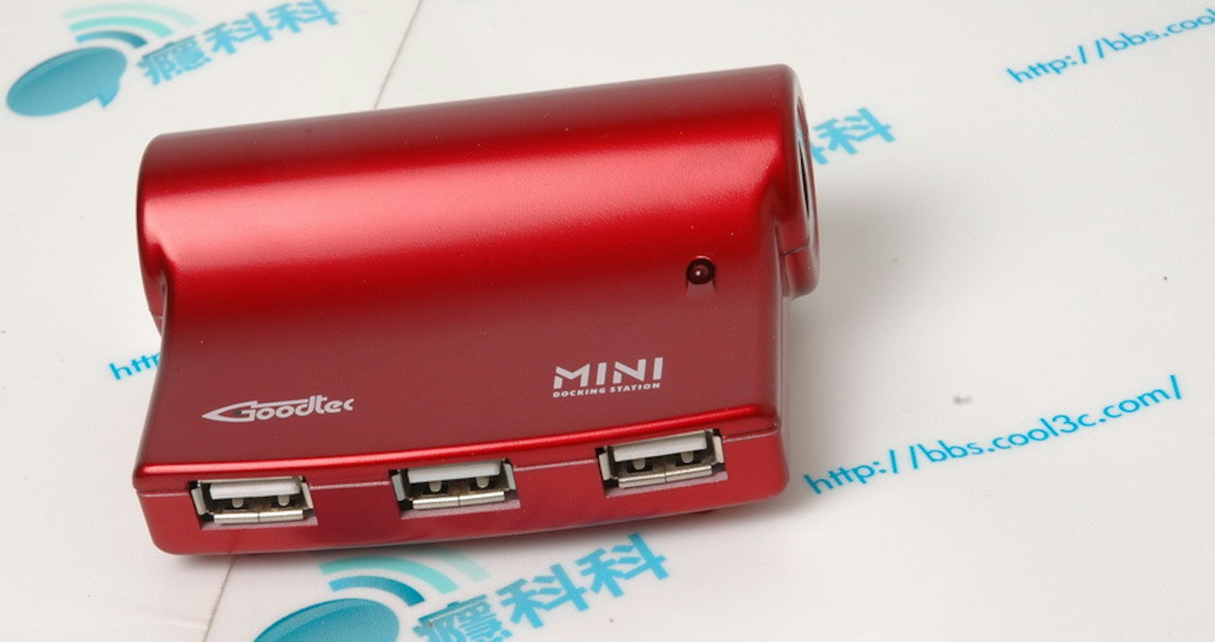 是終於有看到具備PS/2介面的USB Hub這篇文章的首圖