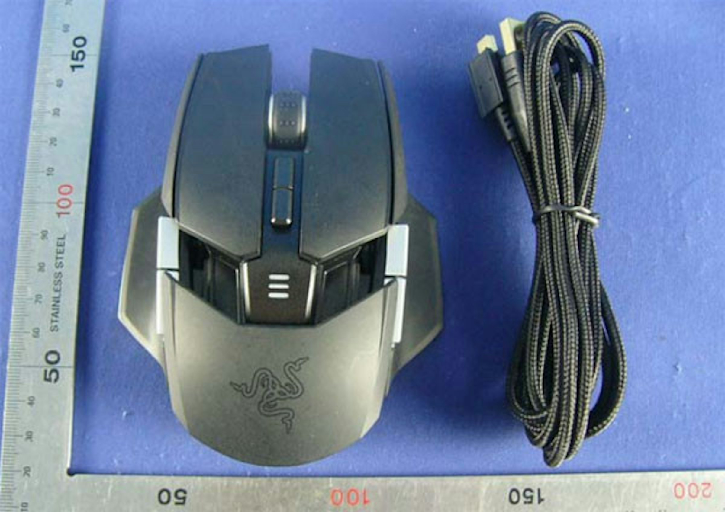 是Razer Ouroboros在FCC中現身這篇文章的首圖