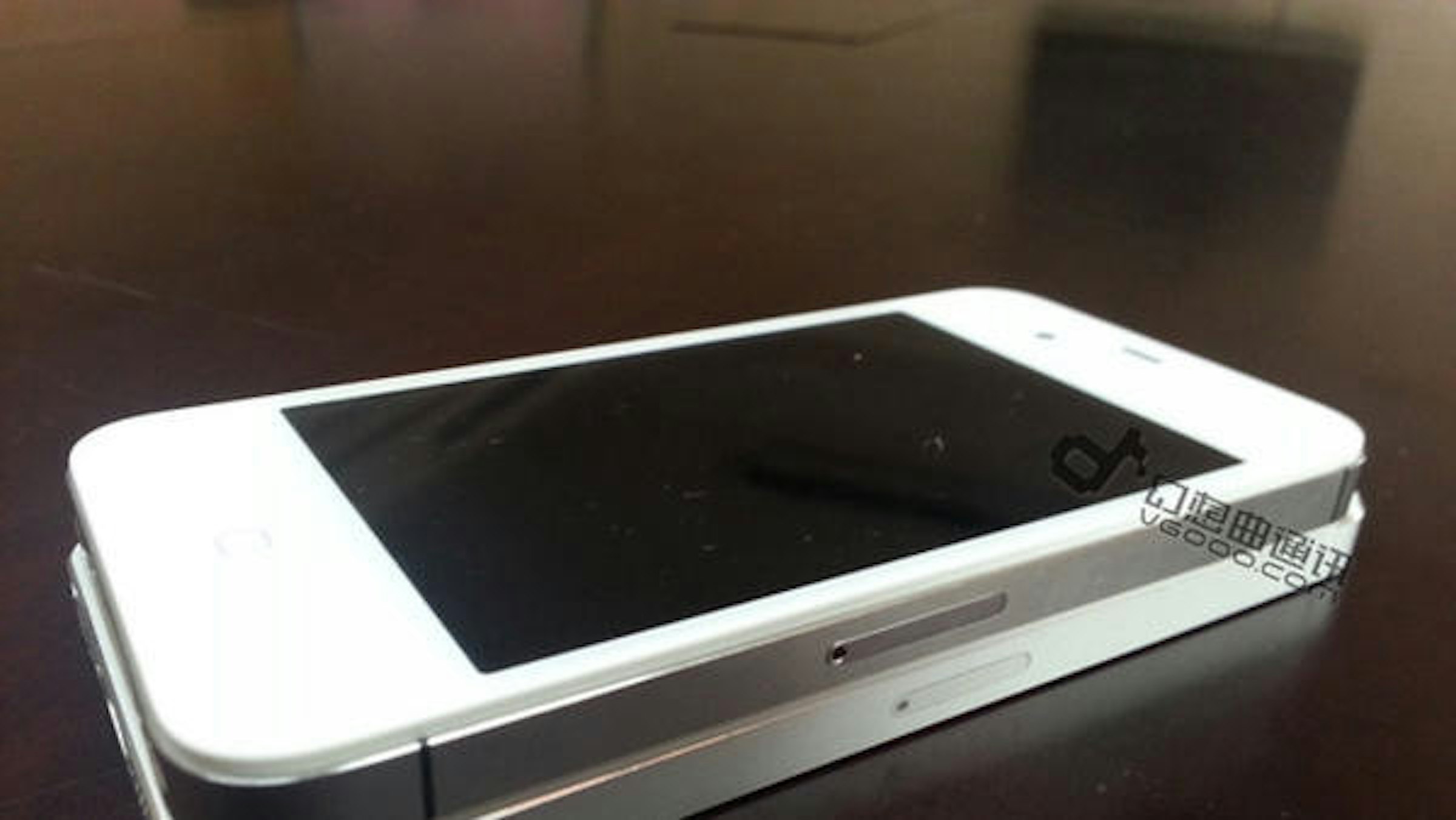 是新一代iPhone近了，謠言也變多了，iPhone 5開機影片流出，信嗎？這篇文章的首圖
