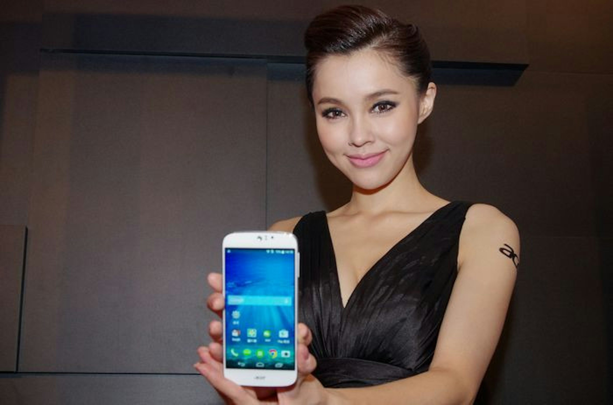 是八核 64 位元與時尚外觀， Acer 推出 5 吋中價位機種 Liquid Jade S這篇文章的首圖