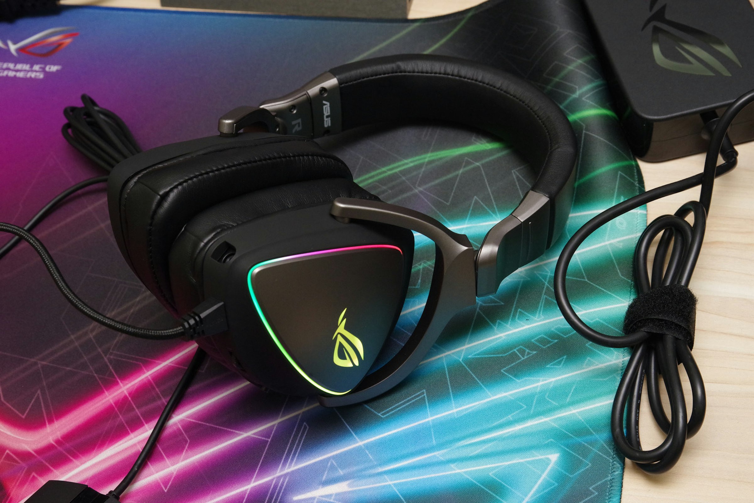 Headphones, Product design, Automotive design, Diving & Snorkeling Masks, Car, Goggles, Design, Product, Audio, Mask, headphones, technology, headphones, audio equipment, electronic device, audio, product, automotive design, goggles, personal protective equipment, gadget