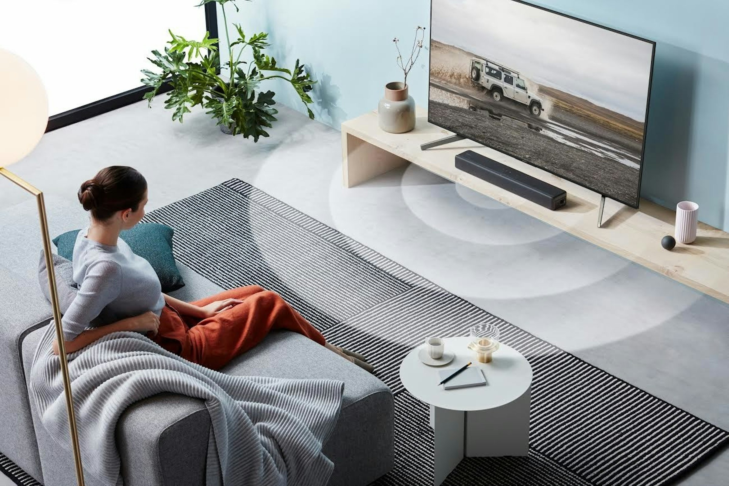 Soundbar, , Sound, Sony, , Barre de son, Television, Home Theater Systems, Subwoofer, , table, furniture, table, flooring, floor, interior design, product, couch, product design, living room, chair