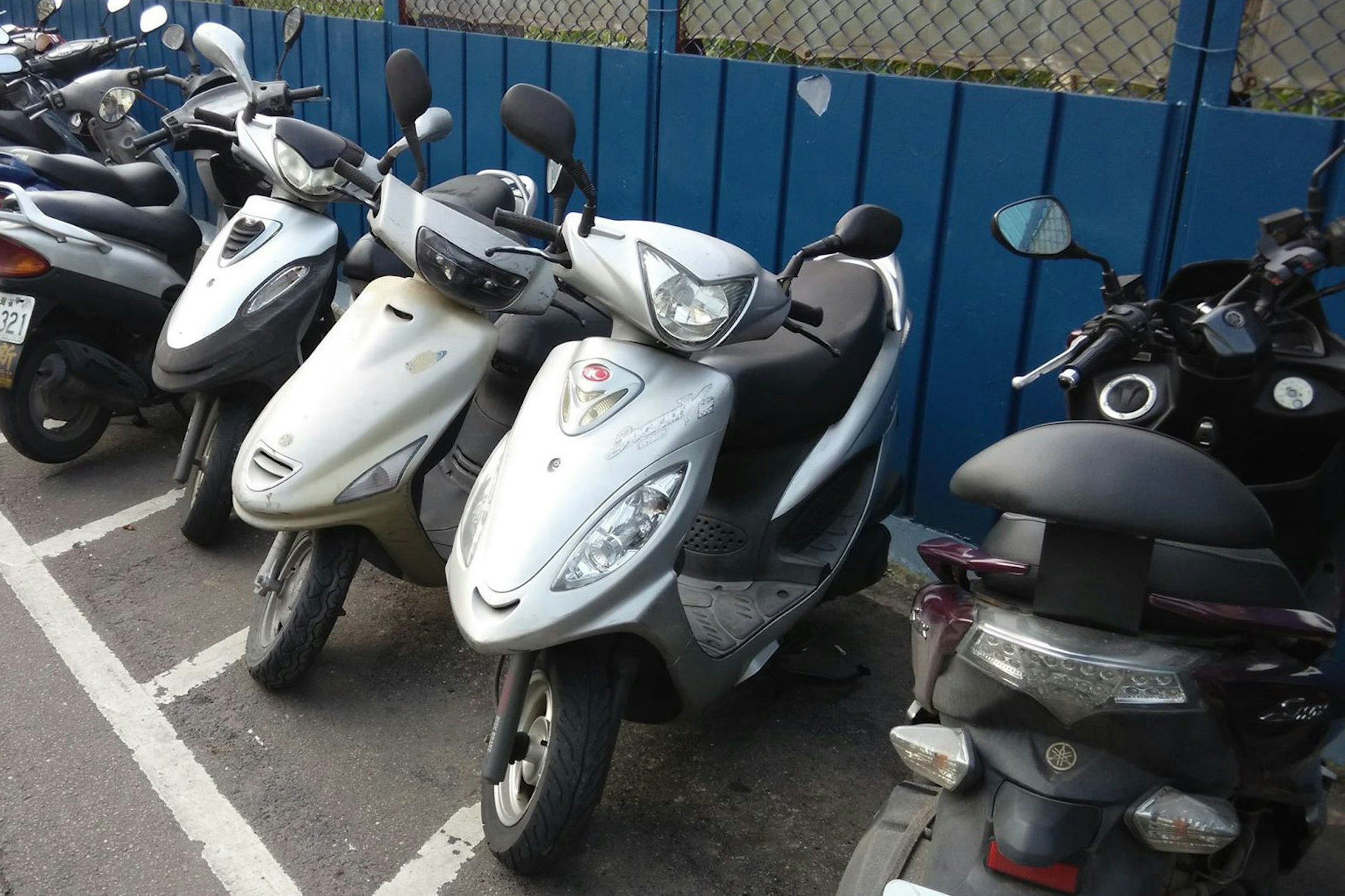 Scooter, Motorcycle accessories, Moped, Motor vehicle, Motorcycle, Vehicle, Autoped, Peugeot Speedfight, motor vehicle, scooter, mode of transport, motorcycle, moped, motorcycle accessories, vehicle, 摩托車，摩托車配件，摩托車，輕便摩托車，摩托車配件，車輛，摩托車，摩托車，汽車，自動駕駛儀，標致皮克斯