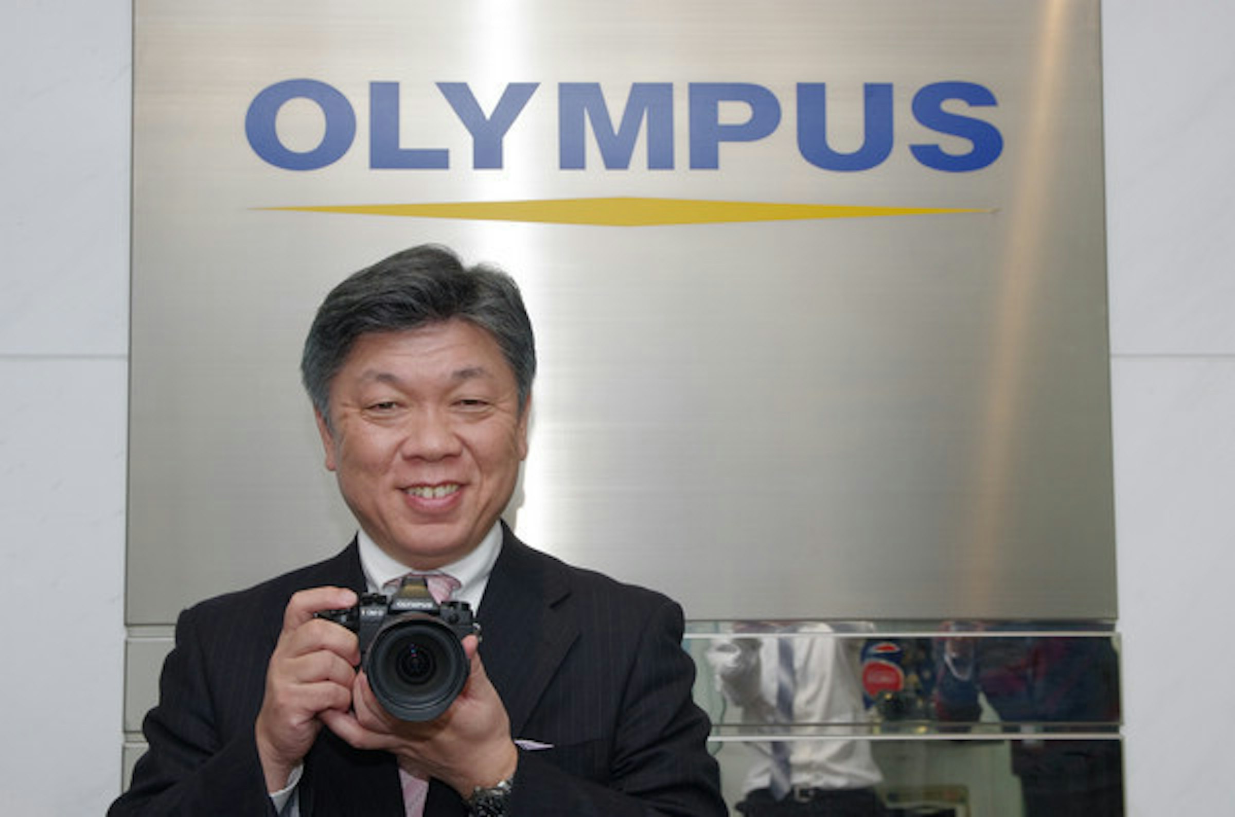 是Olympus 小川治男社長專訪：以自豪的光學技術為根，未來將專注於 OM-D 與 Pen 發展這篇文章的首圖