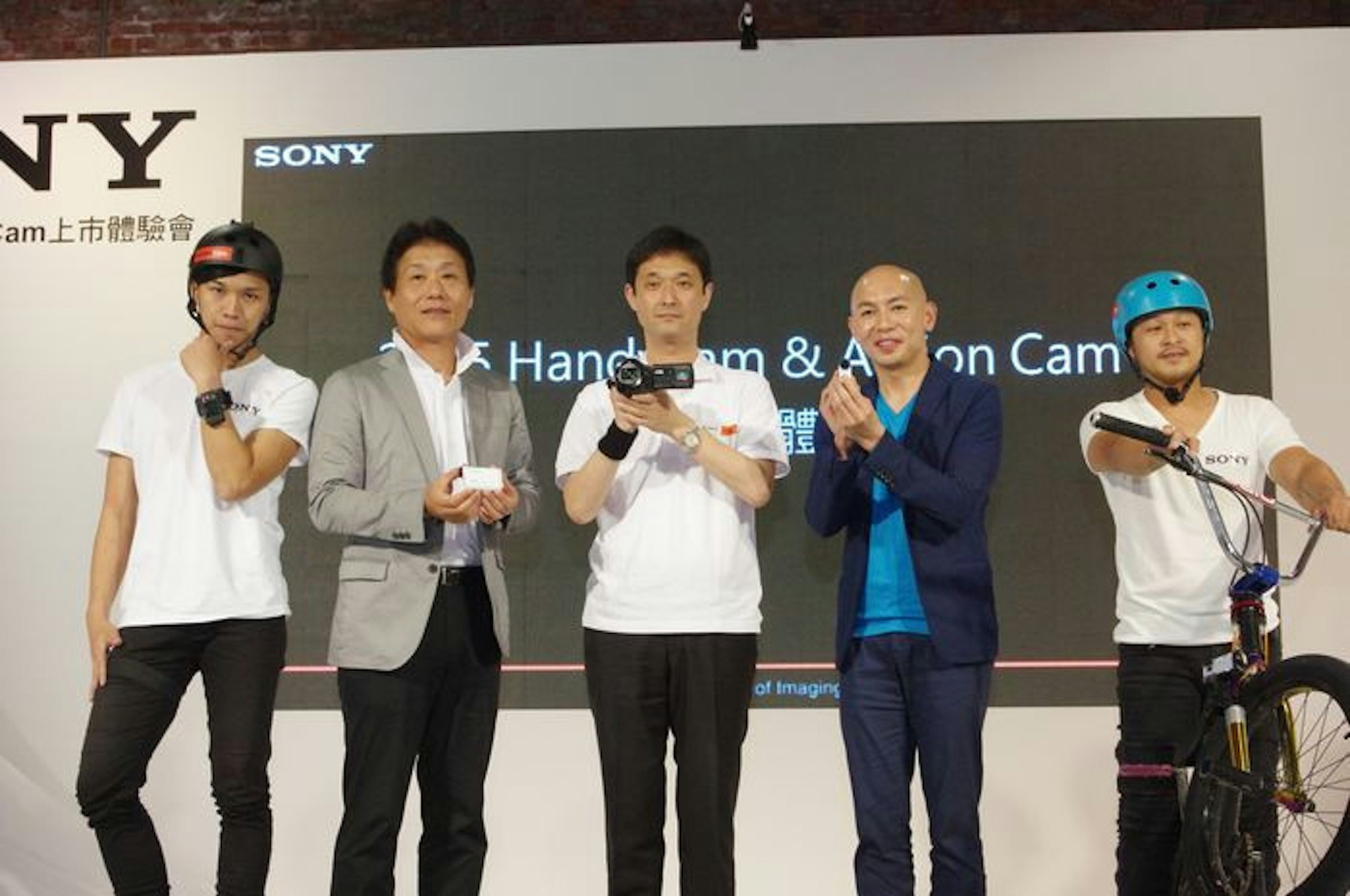 是Sony 發表新系列 Handycam 與 Action Cam ，繼續強打 4K 高畫質這篇文章的首圖