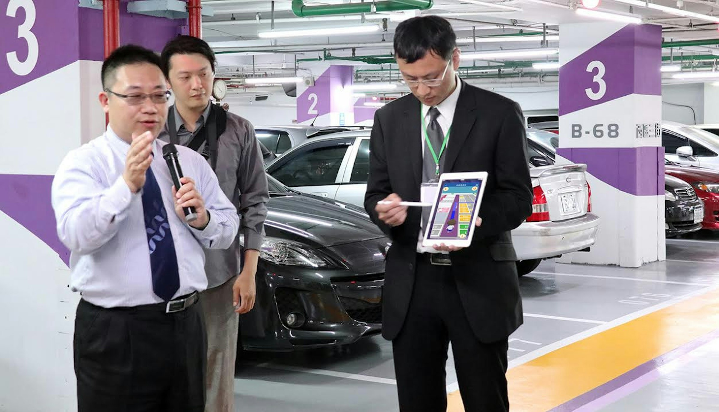 Car, Auto show, Mid-size car, Compact car, Luxury vehicle, Motor vehicle, Vehicle, Family car, Automotive design, Sedan, auto show, car, land vehicle, motor vehicle, vehicle, auto show, technology, automotive design, mid size car, family car, luxury vehicle