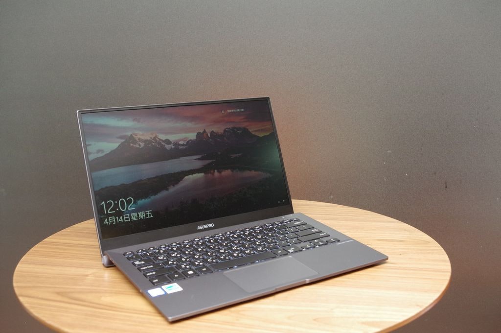 是華碩ASUSPRO B9440開箱心得:超薄機身、極窄邊框的14吋商用筆電這篇文章的首圖