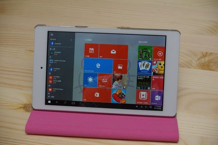 是由入門款 Windows 8.1 平板試裝 Windows 10 ，以捷元 GenPad 8 Hello Kitty Edition 為例這篇文章的首圖