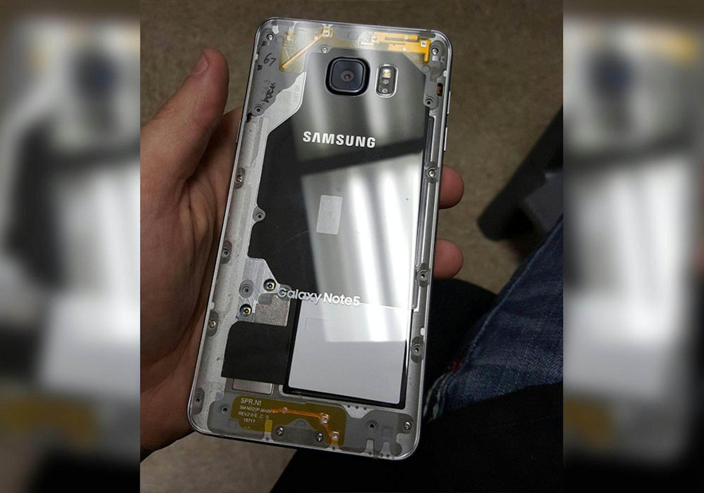是自己 DIY 一下，就可以讓 Galaxy Note5 變成酷炫的透明背蓋這篇文章的首圖