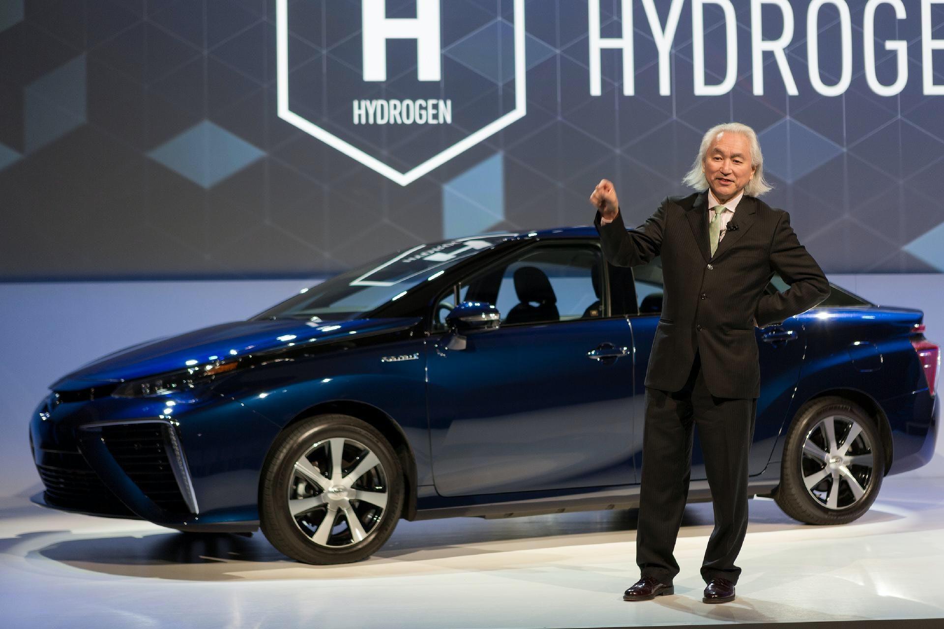 是CES 2015 ： Toyota 宣布將 5,680 項氫燃料電動車專利提供免費授權，盼加速燃料電池技術與車輛發展這篇文章的首圖