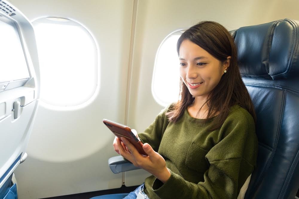 Airplane, Airline, EVA Air, Duty Free Shop, Aviation, P3 group, Buffet, electronic device, technology, sitting, automotive design, girl, joy, 飛機,航空公司,長榮航空,免稅店,航空,P3組,自助餐,電子設備,技術,坐,汽車設計,女孩,喜悅