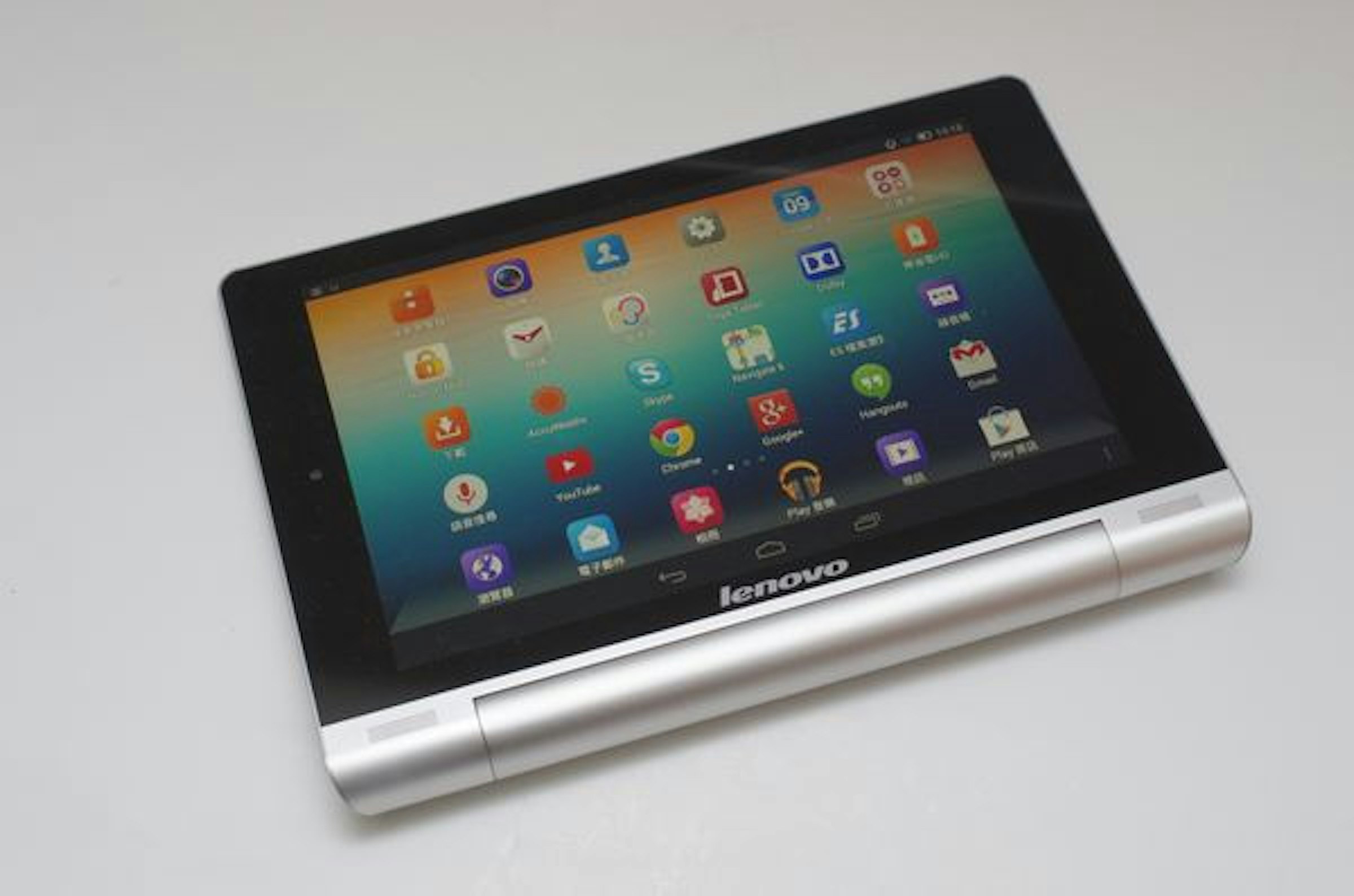 是會做瑜珈的 Android 平板， Lenovo Yoga Tablet 8 動手玩這篇文章的首圖